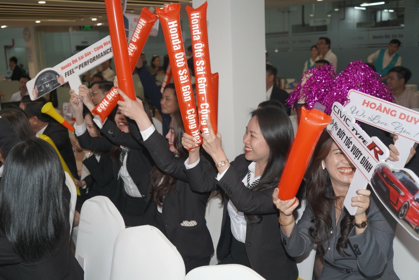 Quảng cáo Thương mại và công nghệp Hà Nội - AIT Advertising 2