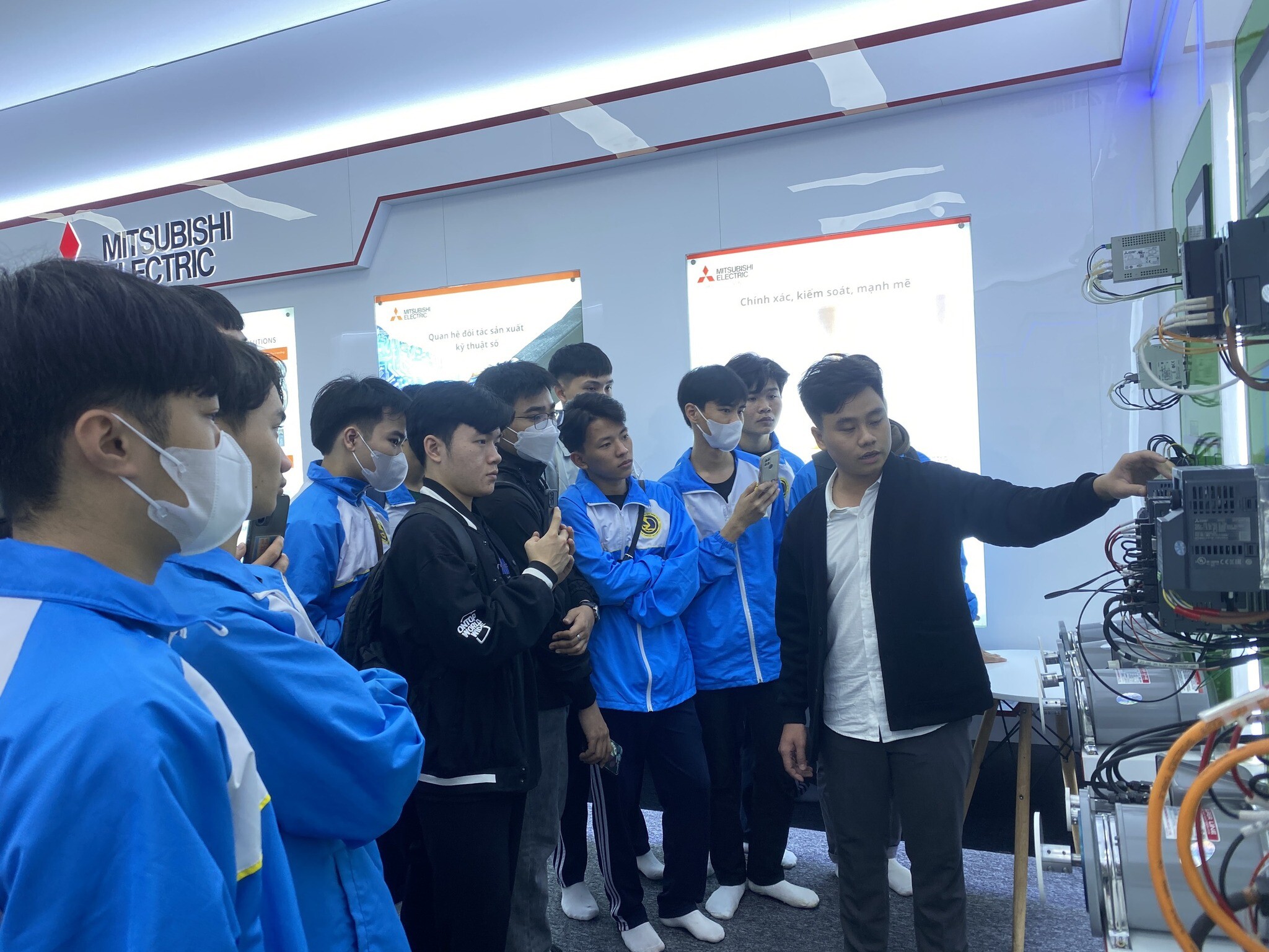 CÔNG TY CỔ PHẦN BKT 7