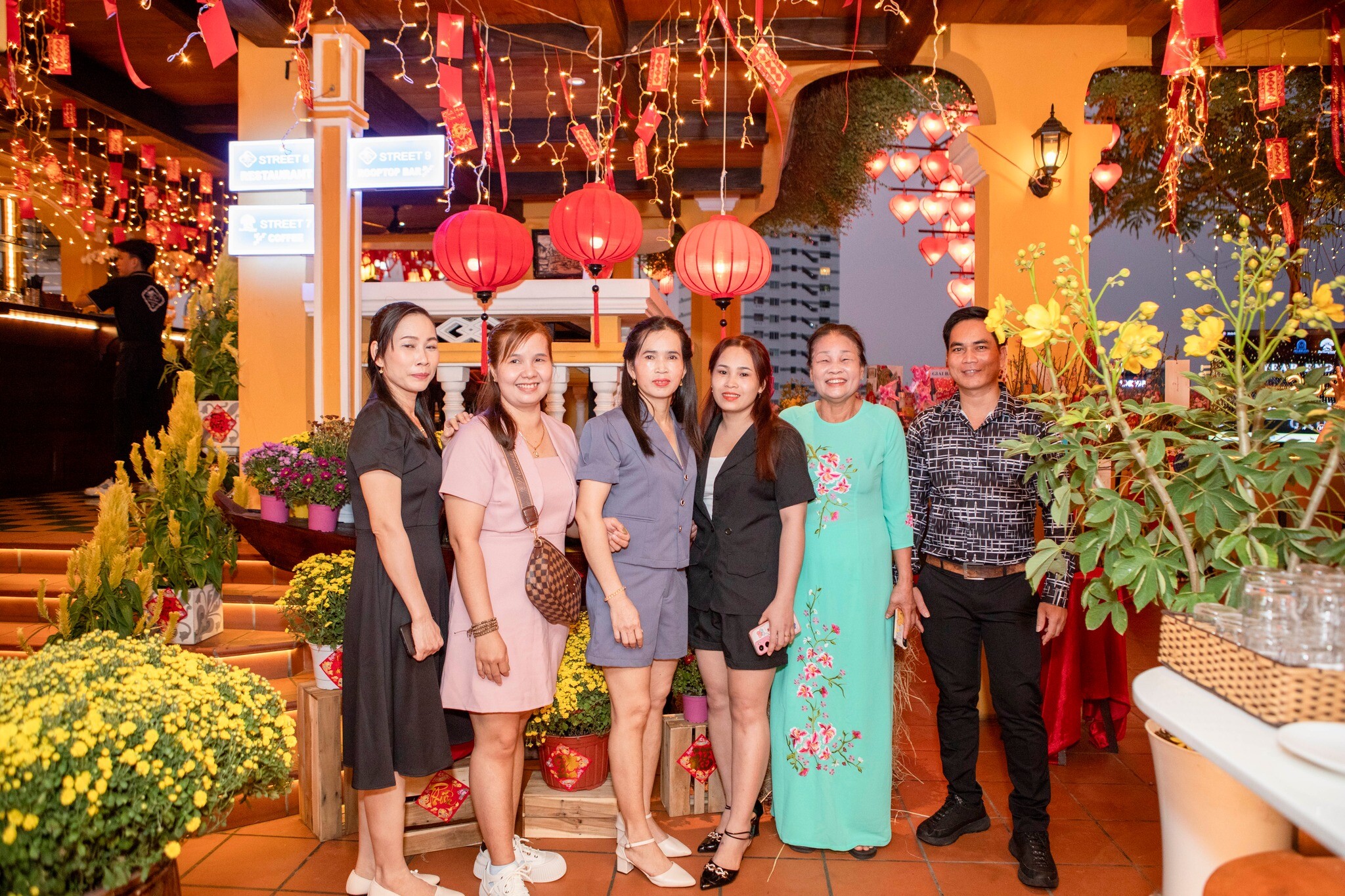 KHÁCH SẠN ĐỨC VƯỢNG 4