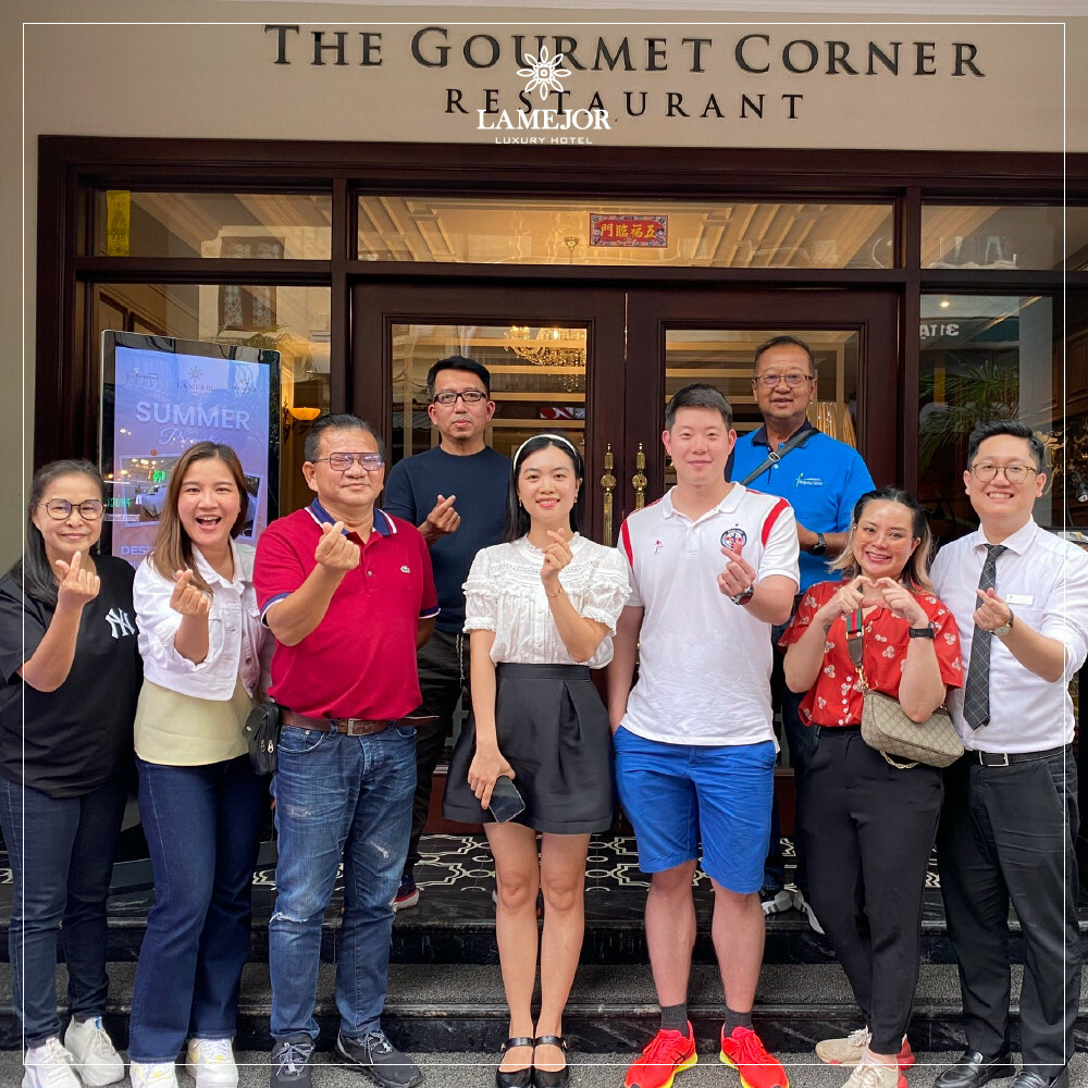 LA MEJOR HOTEL & SKY BAR 3