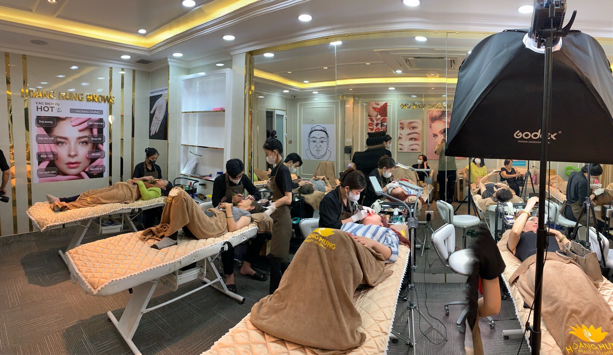 HOÀNG HƯNG BEAUTY CENTER 4