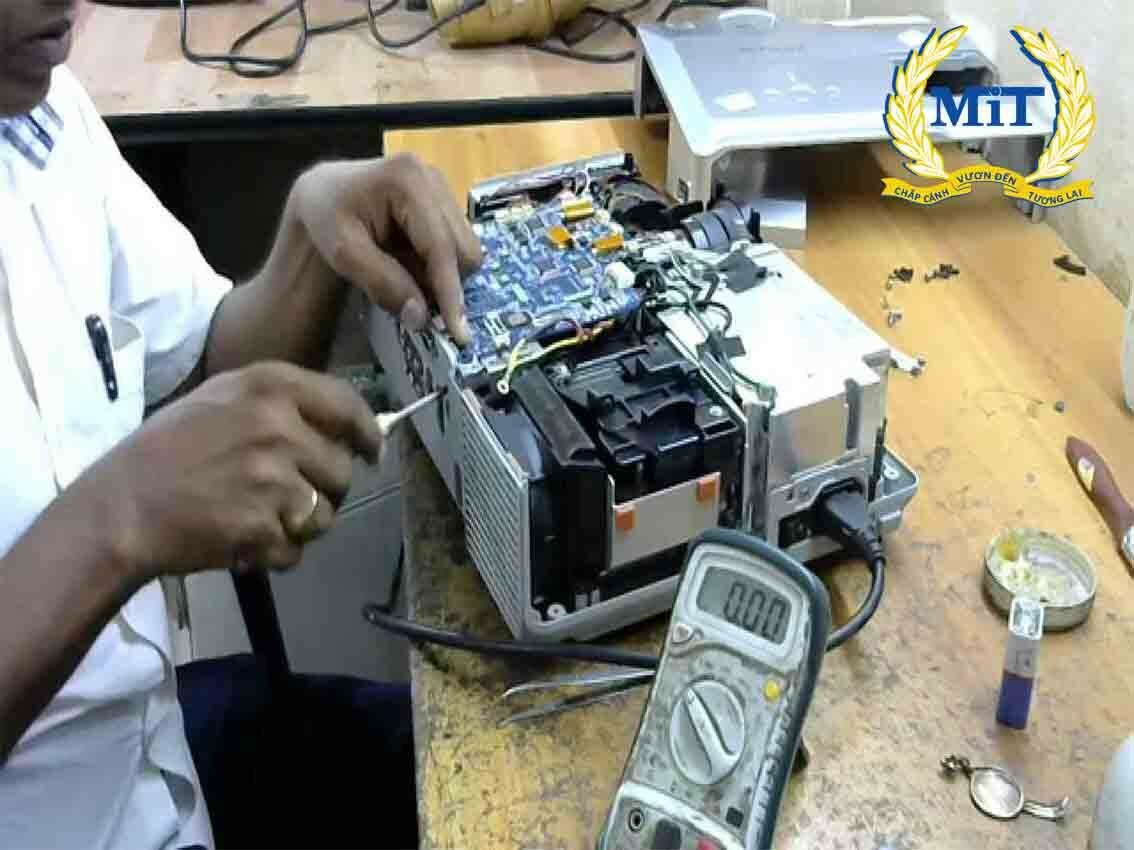 Thương Mại Và Sản Xuất MiT 1