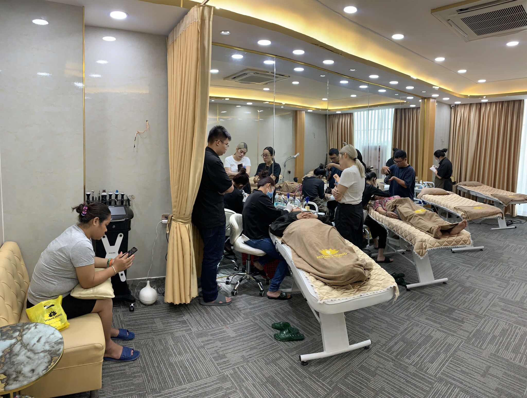 HOÀNG HƯNG BEAUTY CENTER 7