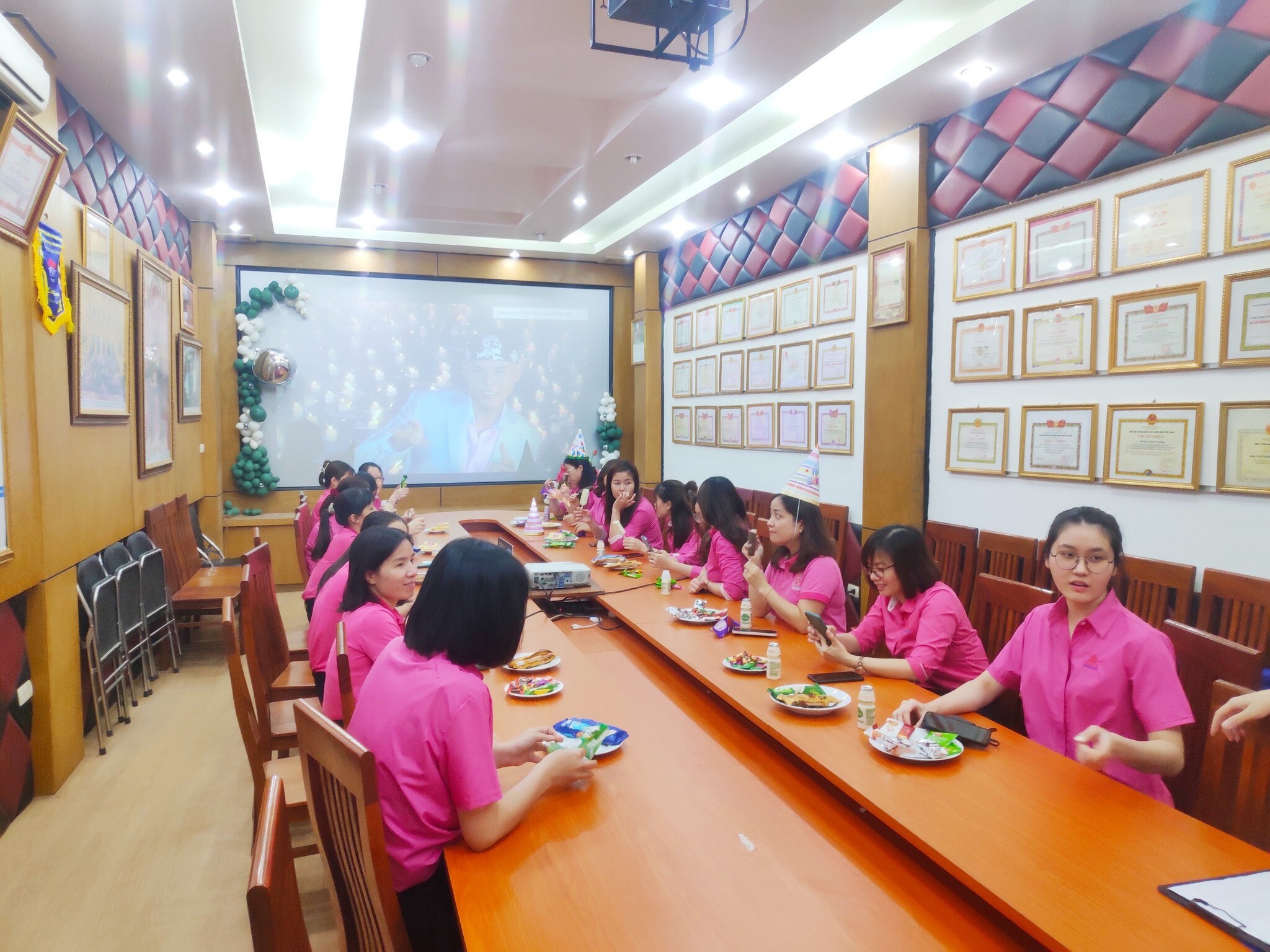 Thương mại và Dịch vụ Thạch Bàn 2