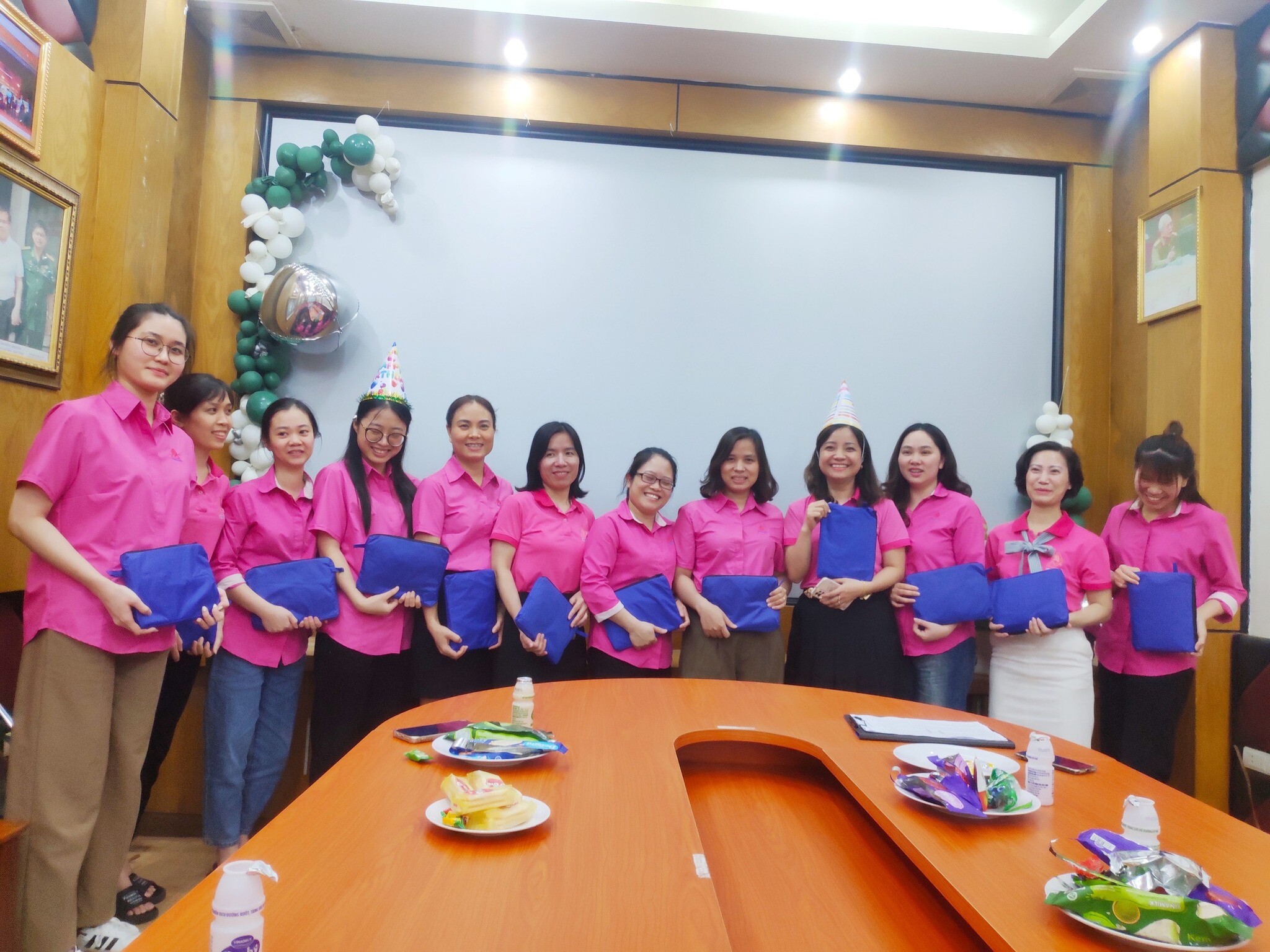 Thương mại và Dịch vụ Thạch Bàn 1