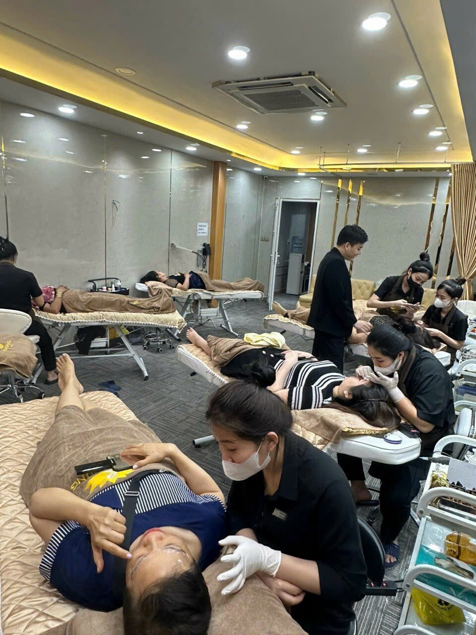 HOÀNG HƯNG BEAUTY CENTER 11