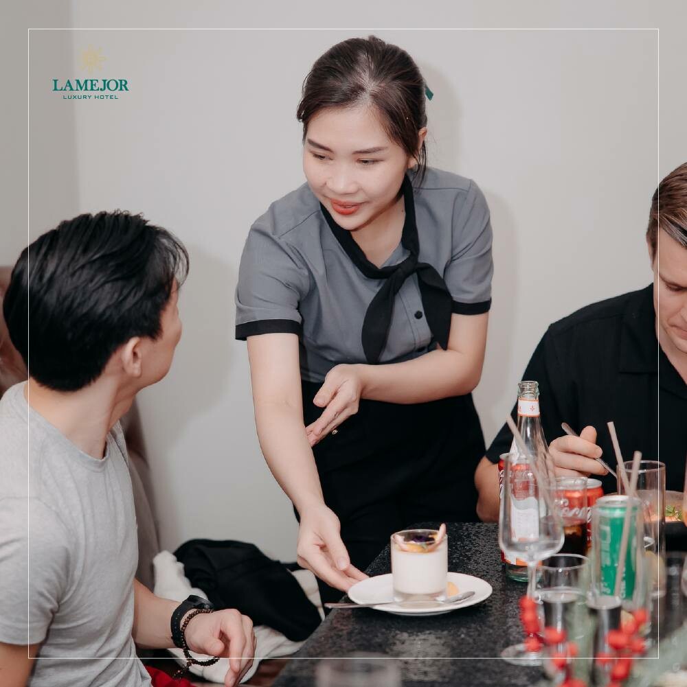 LA MEJOR HOTEL & SKY BAR 11