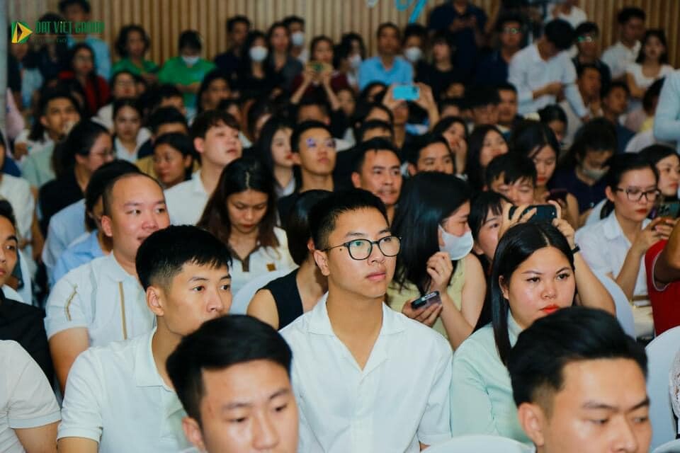 Bất động sản Đất Việt Group 14