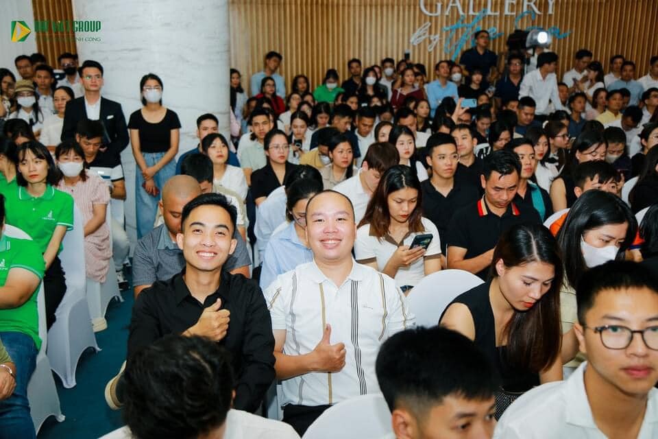 Bất động sản Đất Việt Group 12