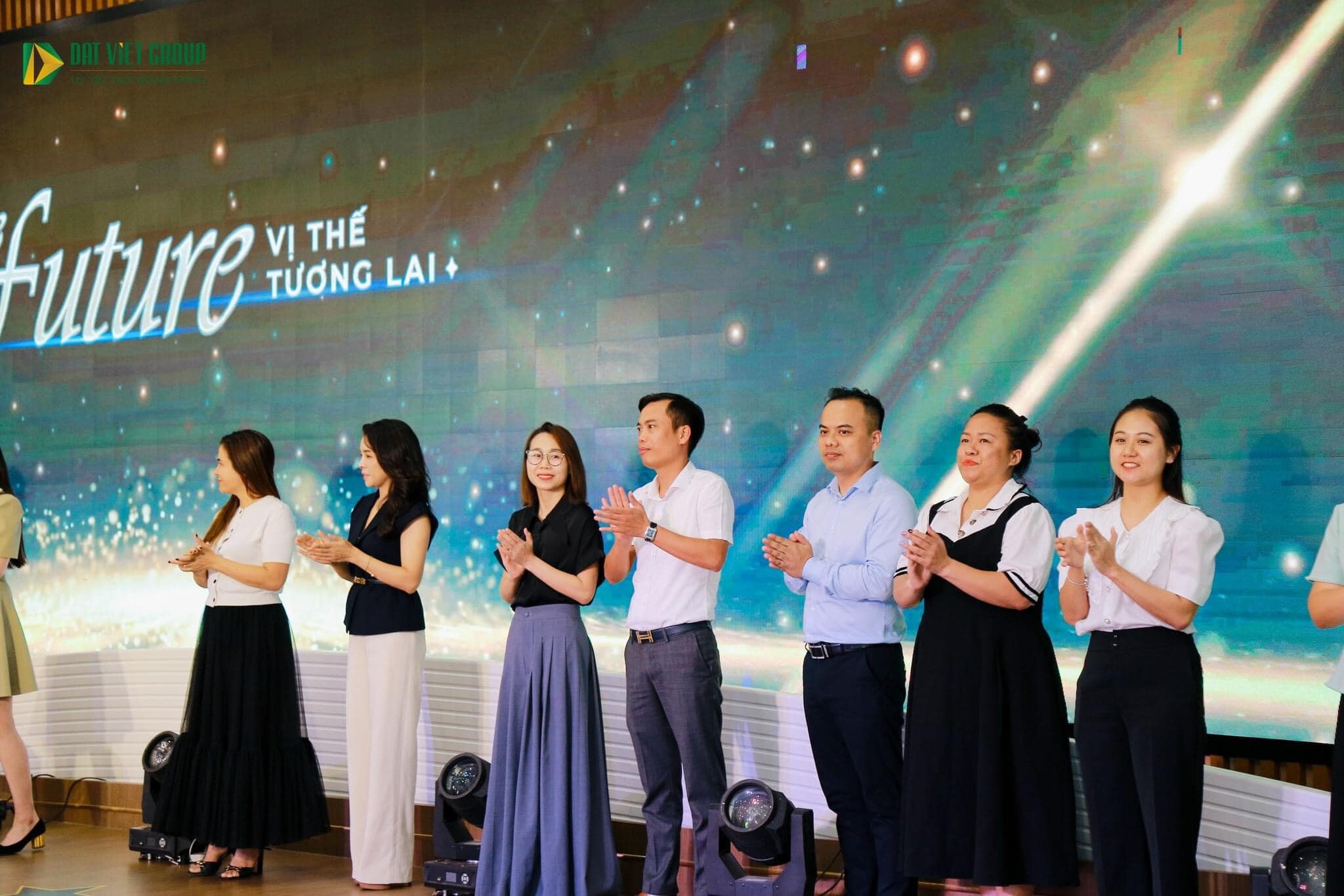 Bất động sản Đất Việt Group 13