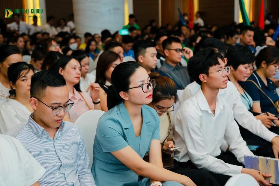 Bất động sản Đất Việt Group 9