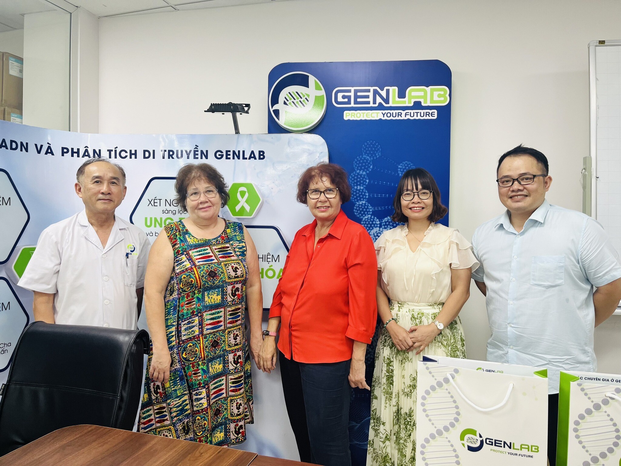 Viện Công Nghệ ADN Và Phân Tích Di Truyền - GENLAB 8