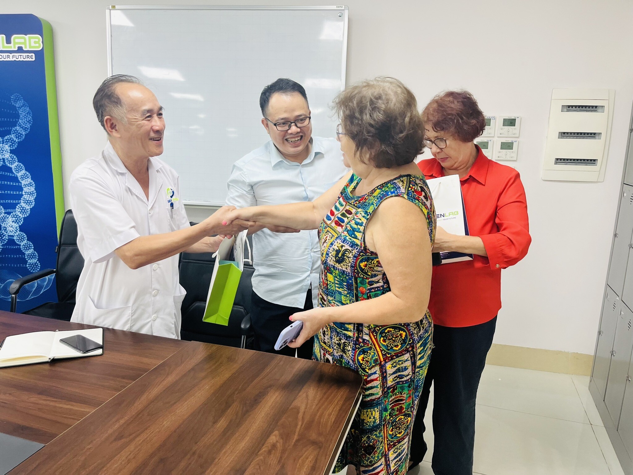 Viện Công Nghệ ADN Và Phân Tích Di Truyền - GENLAB 11