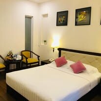 Nhà Hàng Khách Sạn Châu Phố 10