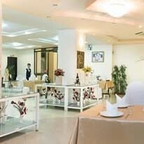 Nhà Hàng Khách Sạn Châu Phố 9