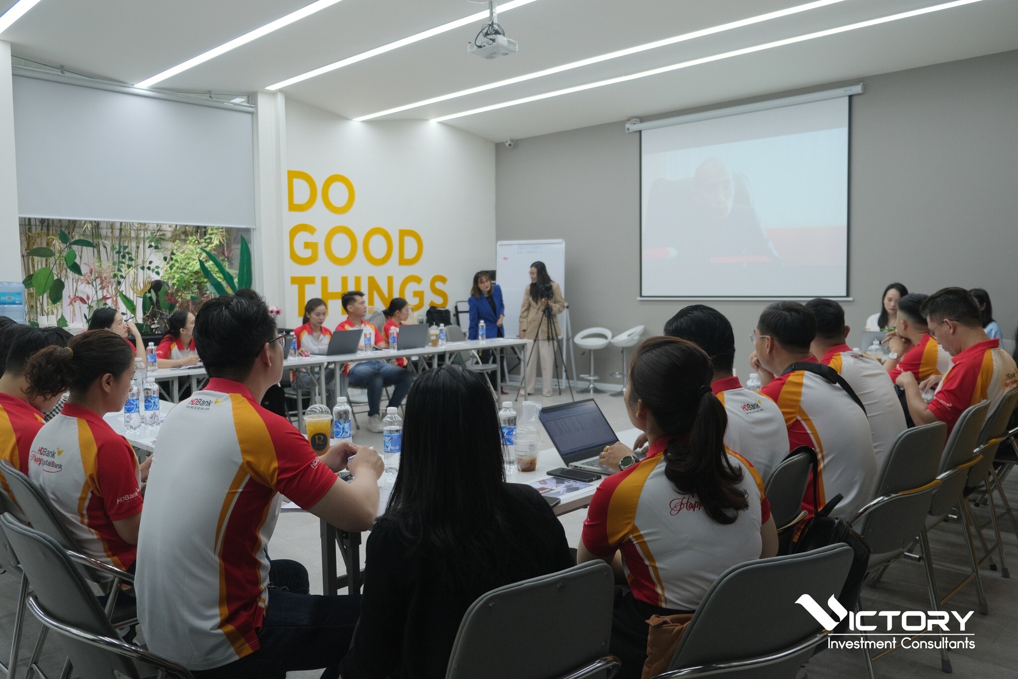 VICTORY INVESTMENT CONSULTANTS 8