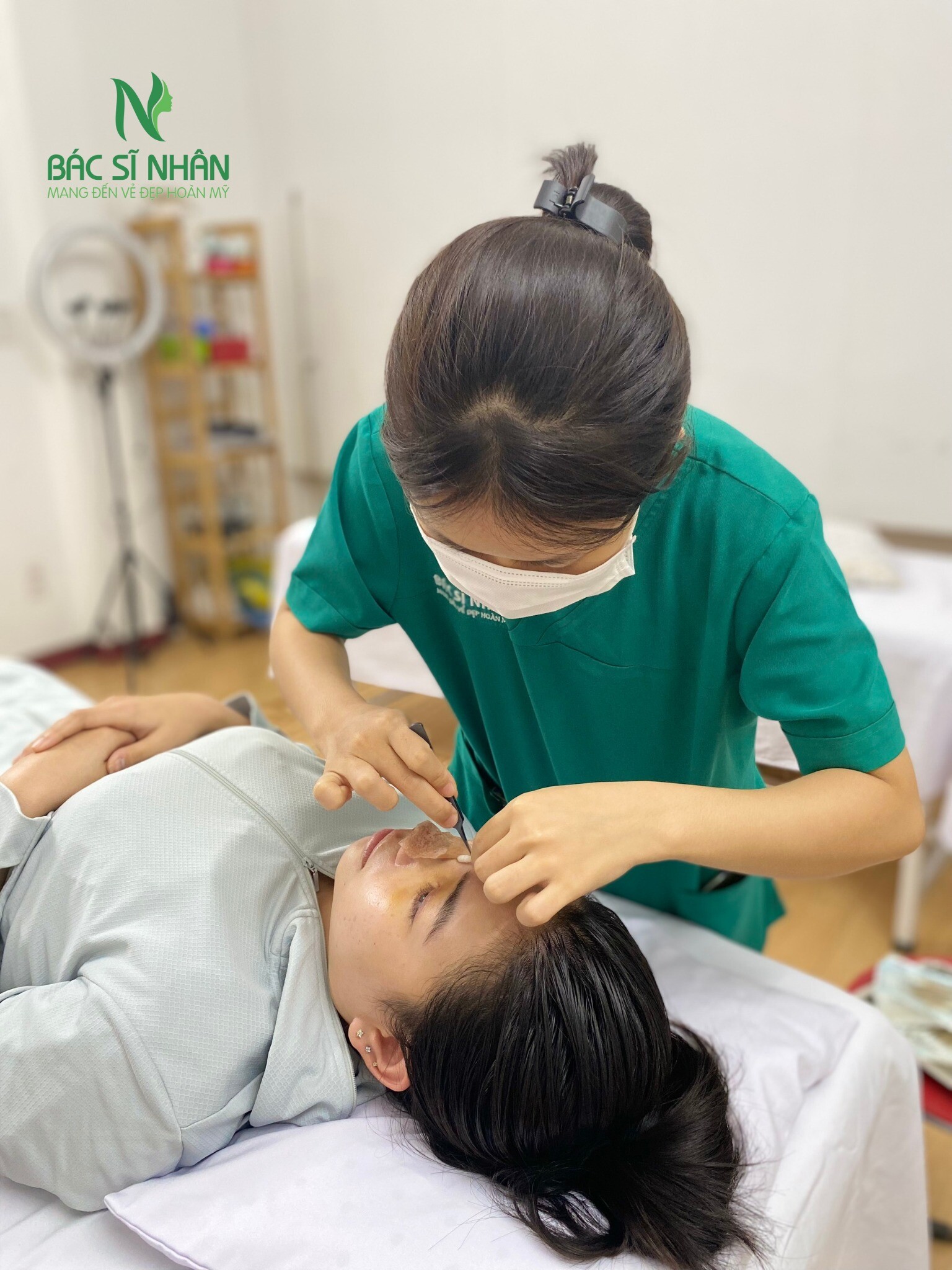 Bác sĩ Nhân Đà Nẵng 2