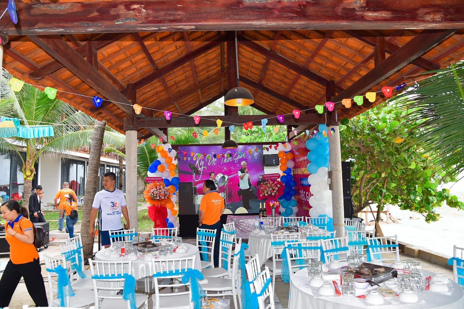 Waikiki Lagi Beach Homestay & restaurant 7