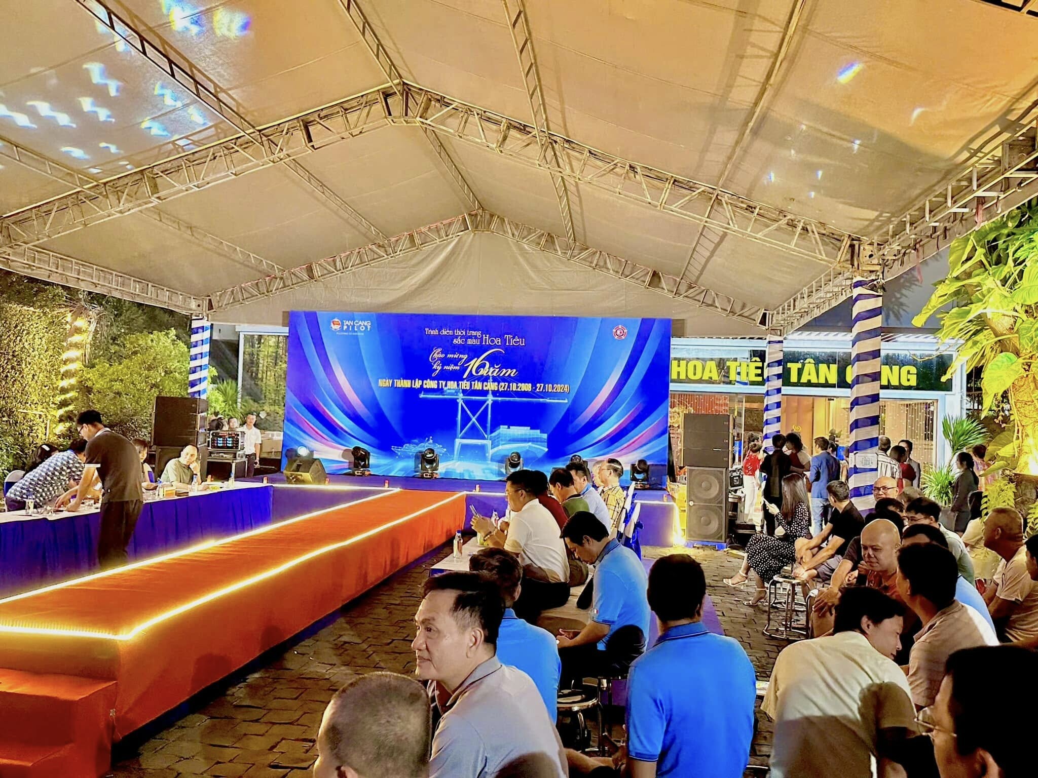 VẠN CHÀI RESTAURANT 1