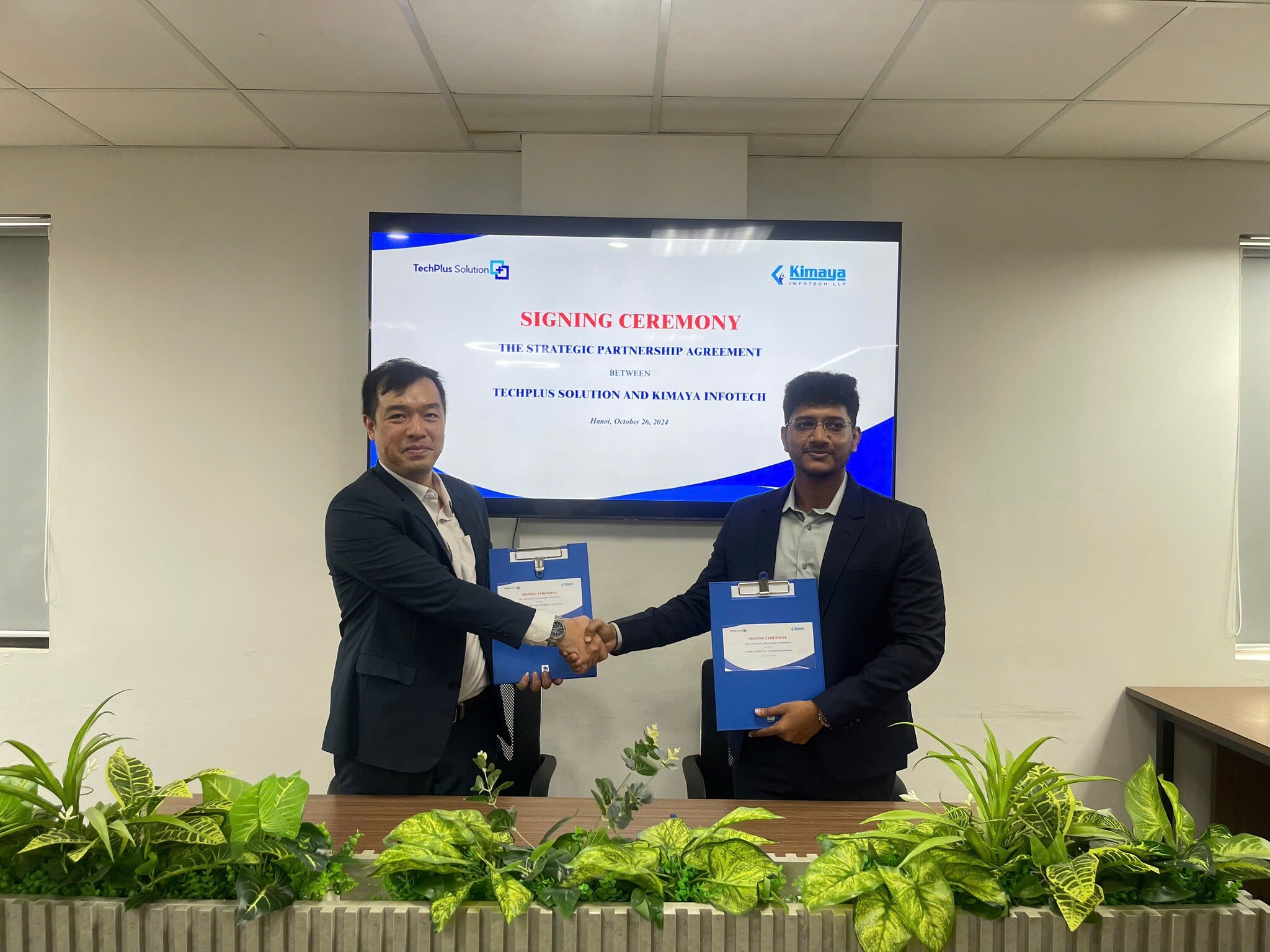 Giải pháp Công nghệ Cộng - TechPlus 13