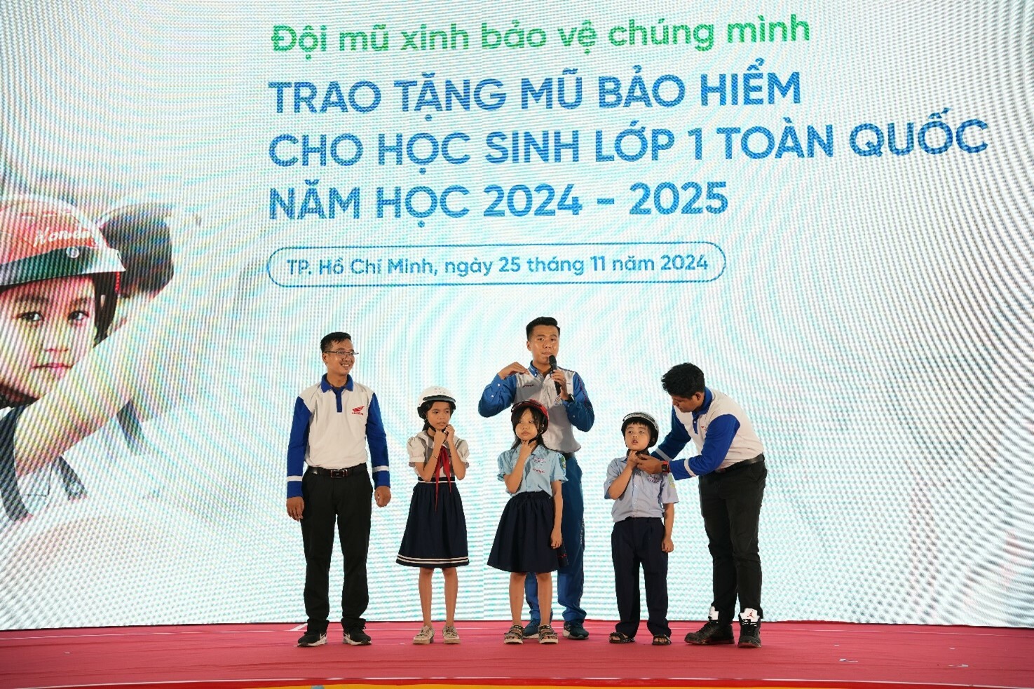 Quảng cáo Thương mại và công nghệp Hà Nội - AIT Advertising 10