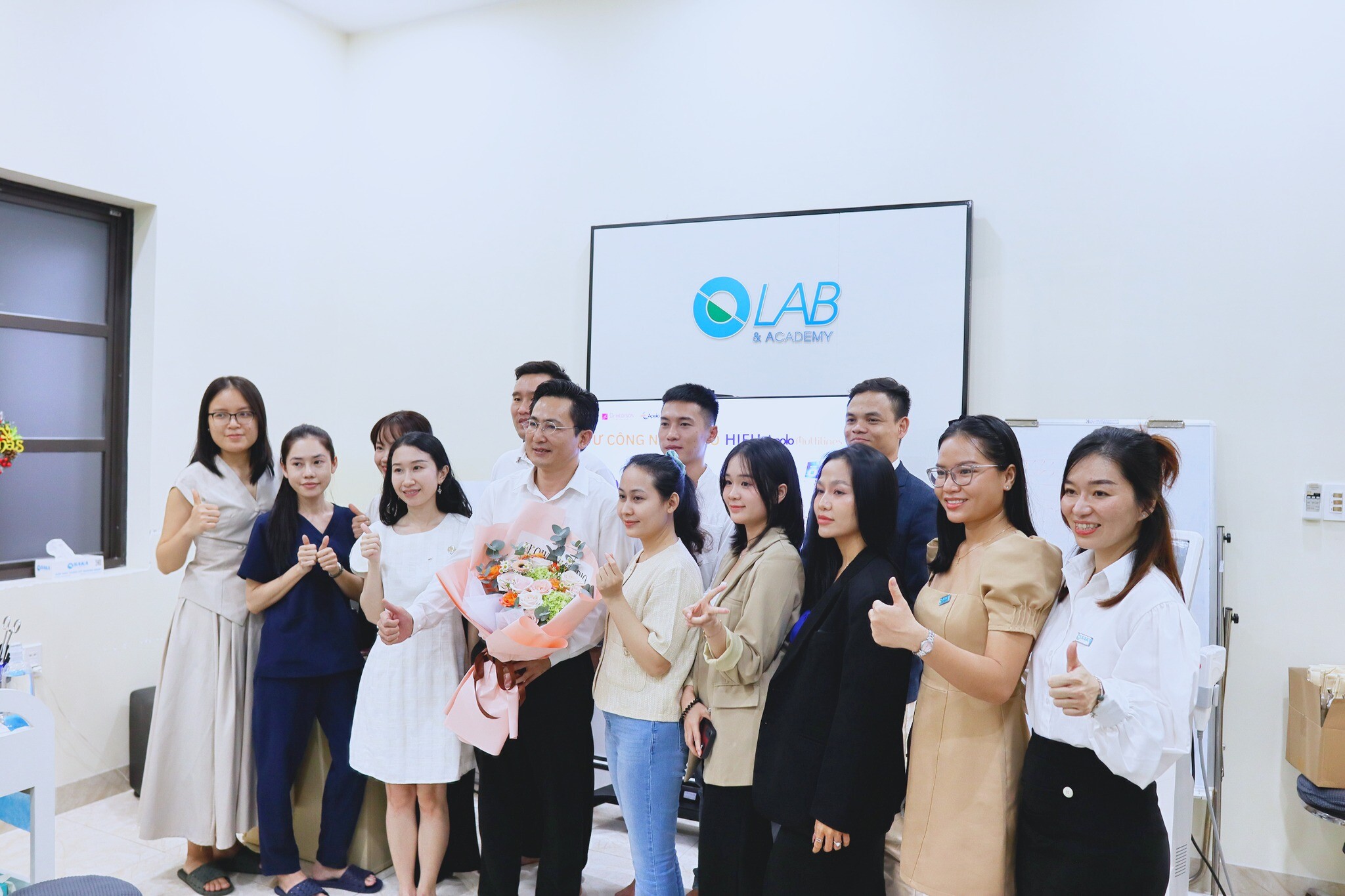 Thiết Bị Thẩm Mỹ Osaka 9