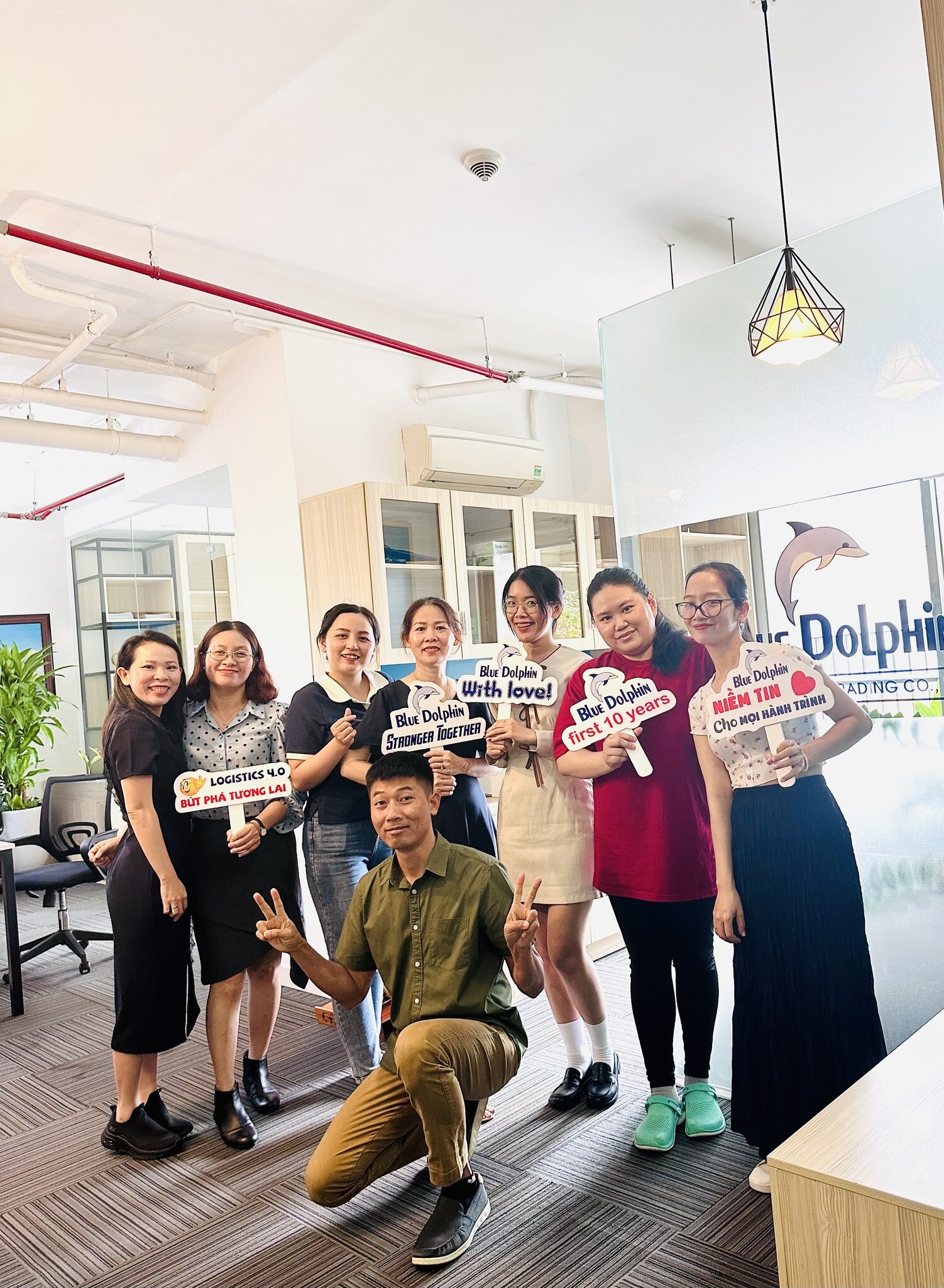 Tiếp vận Thương mại Cá Heo Xanh - Blue Dolphin Logistics 5