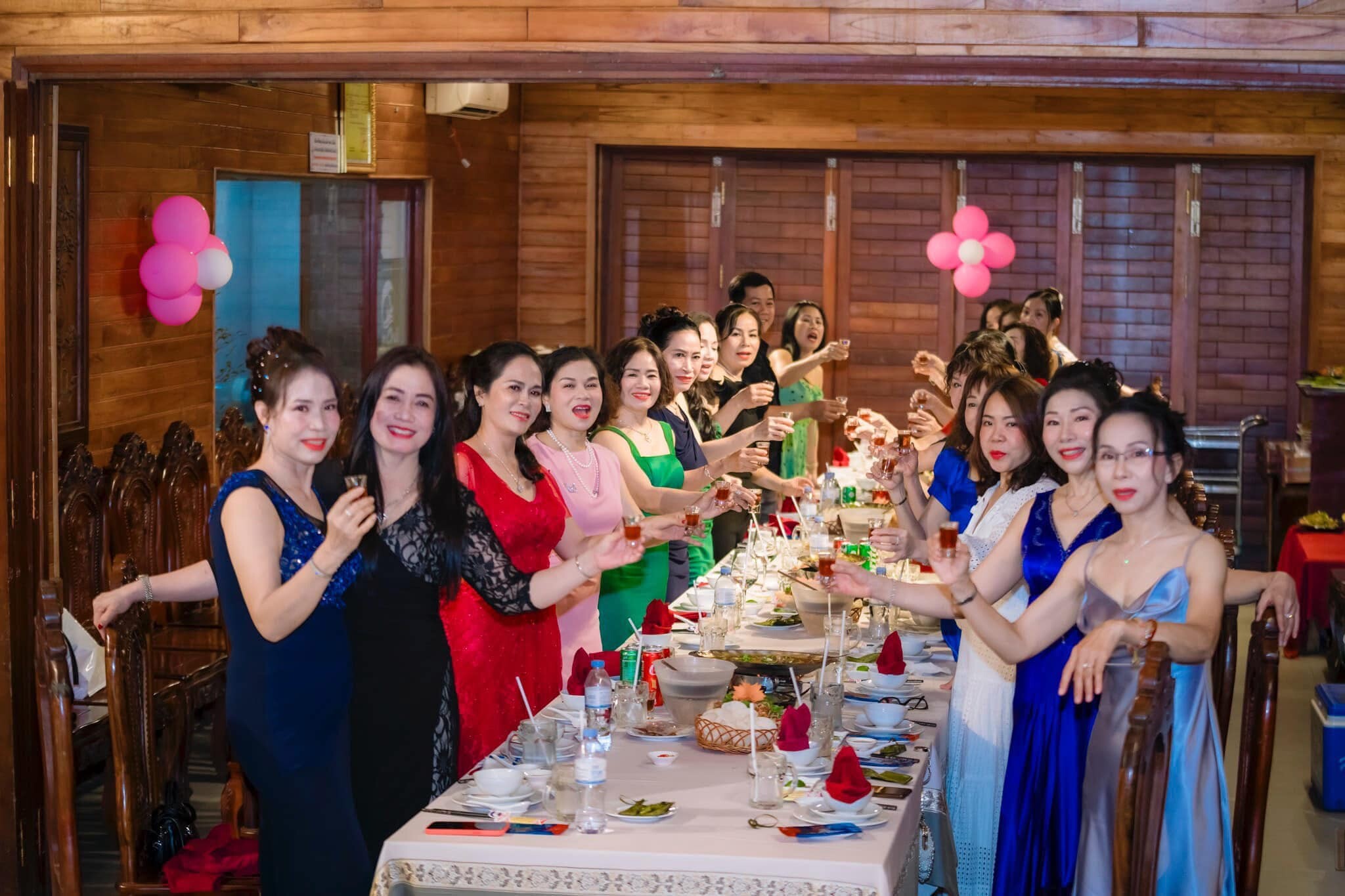 VẠN CHÀI RESTAURANT 5