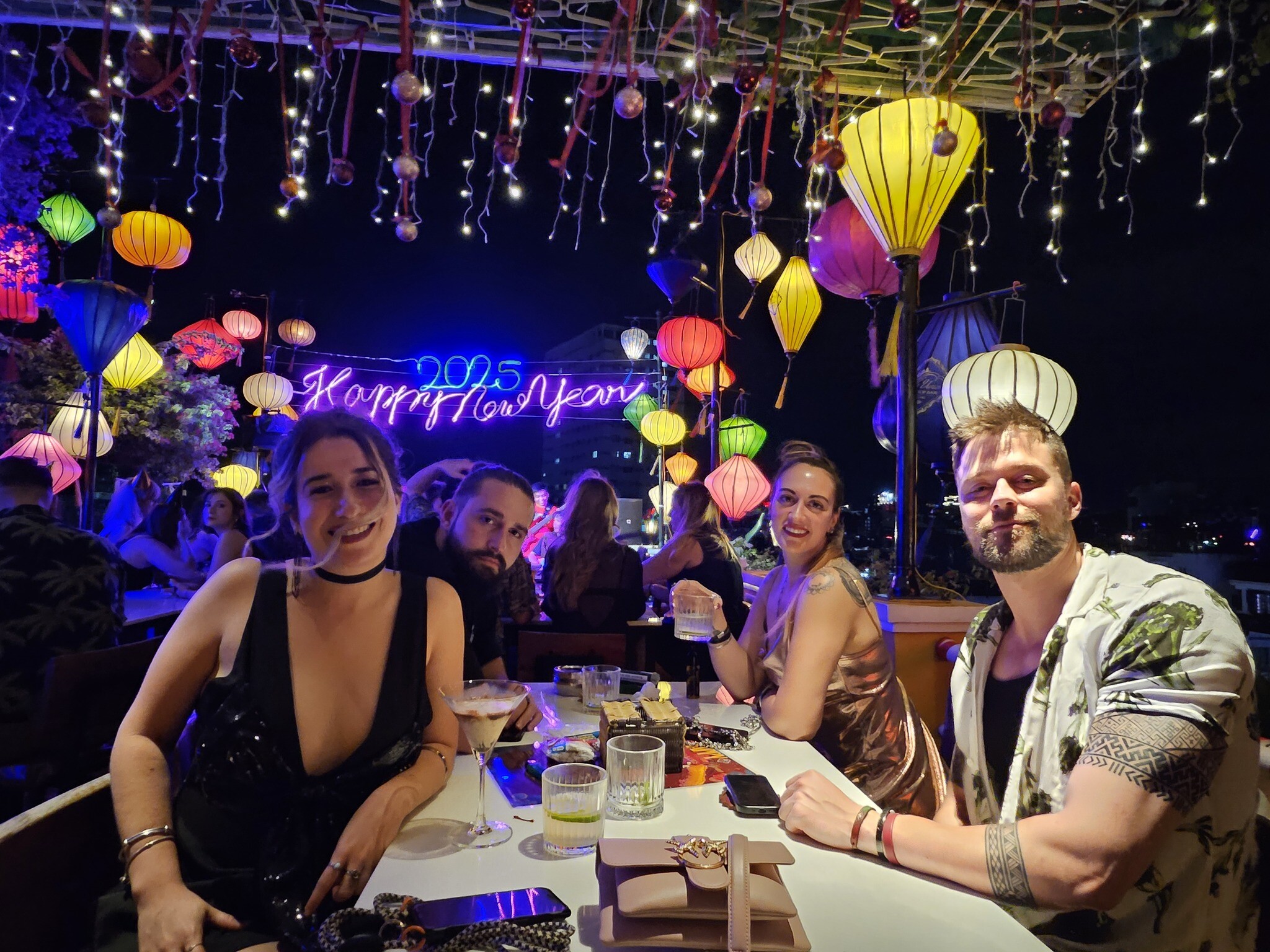 KHÁCH SẠN ĐỨC VƯỢNG 11