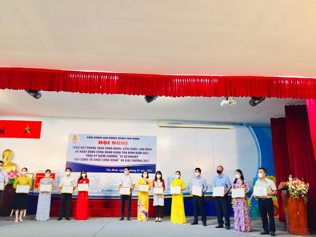 THƯƠNG MẠI - SẢN XUẤT THUỐC THÚ Y GẤU VÀNG 9