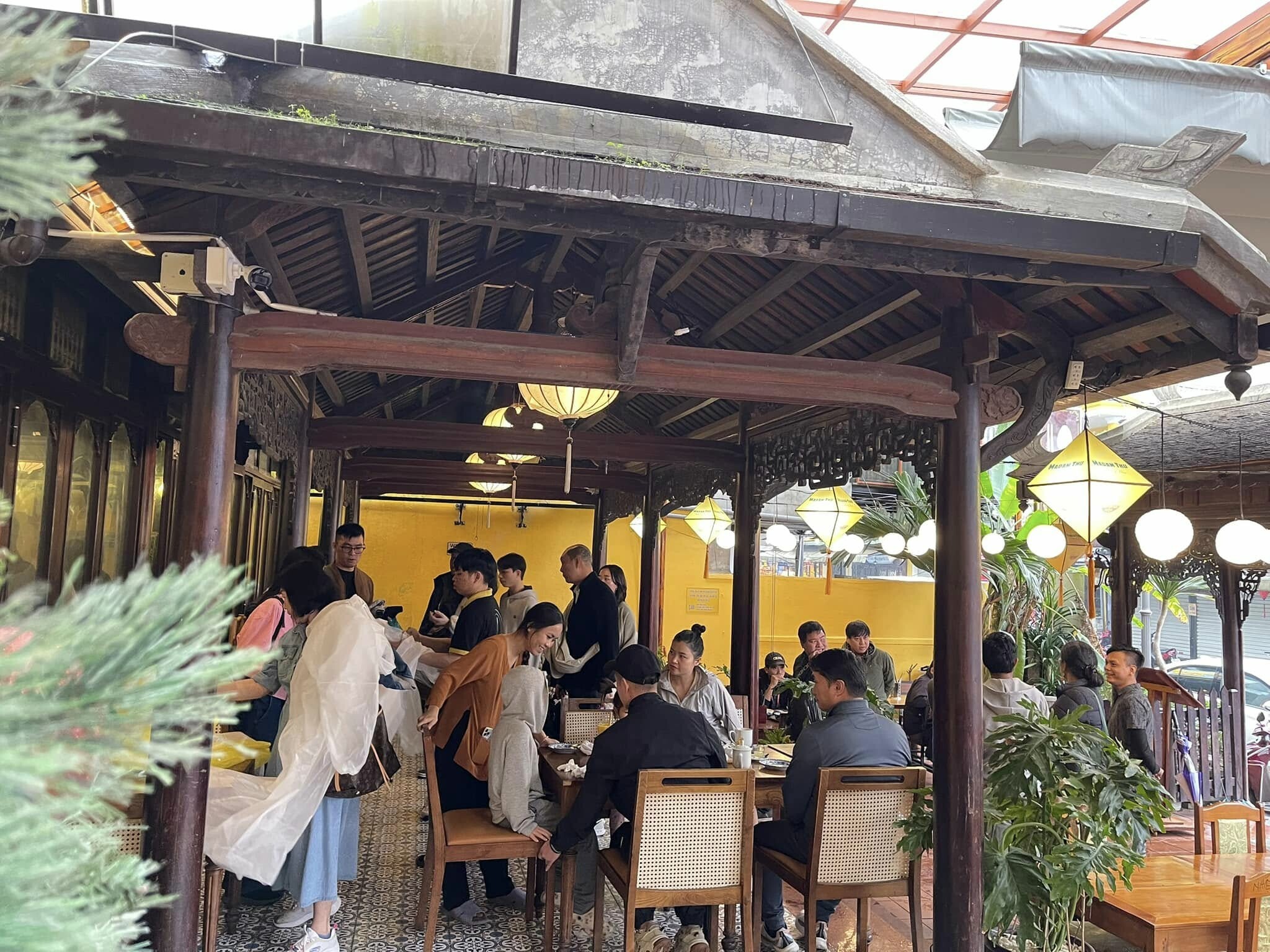 Madam Thu Restaurant 4