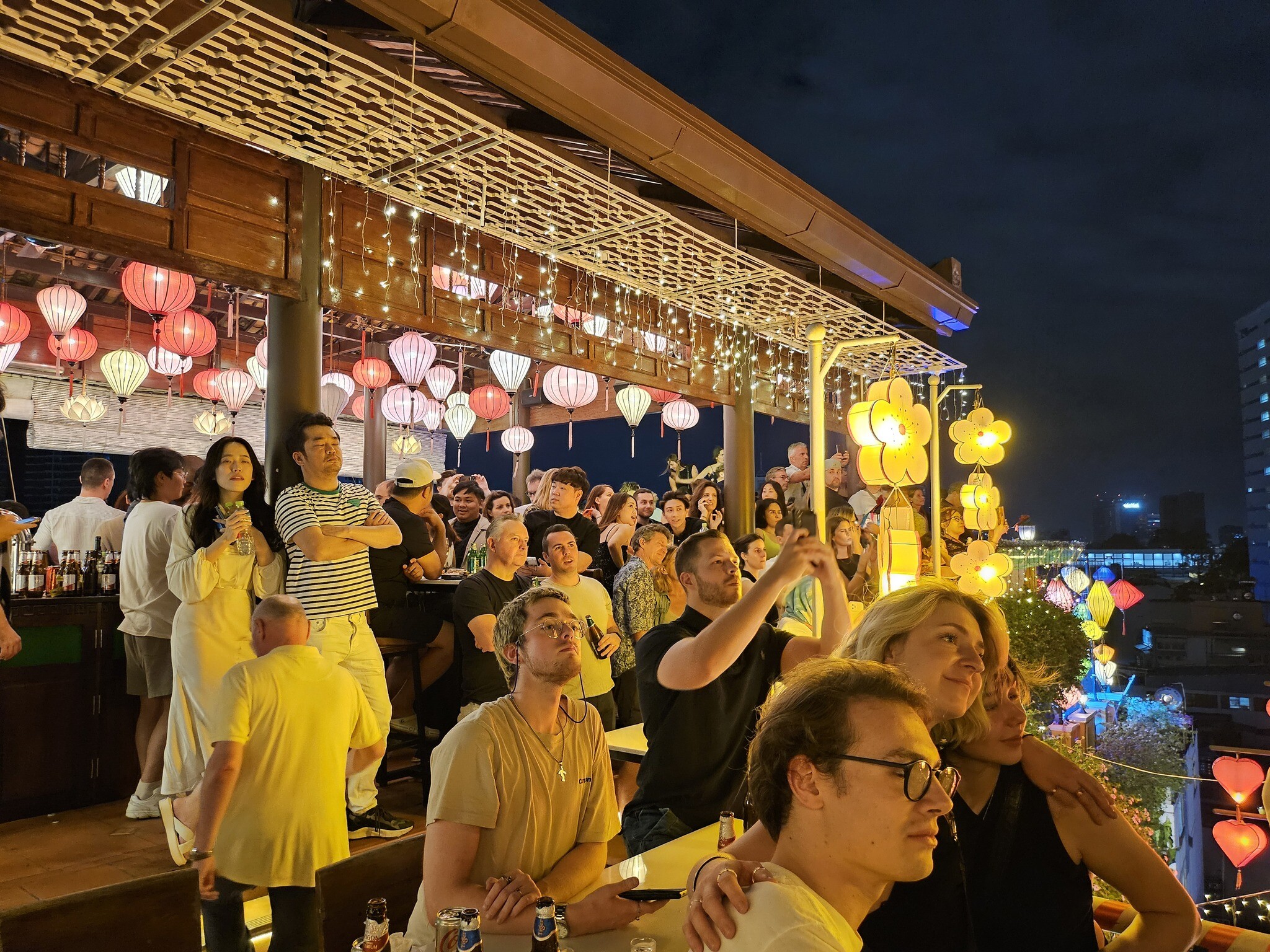 KHÁCH SẠN ĐỨC VƯỢNG 15