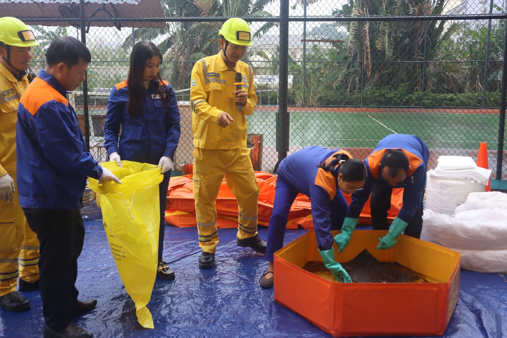 Trung tâm Ứng phó sự cố môi trường Việt Nam 15