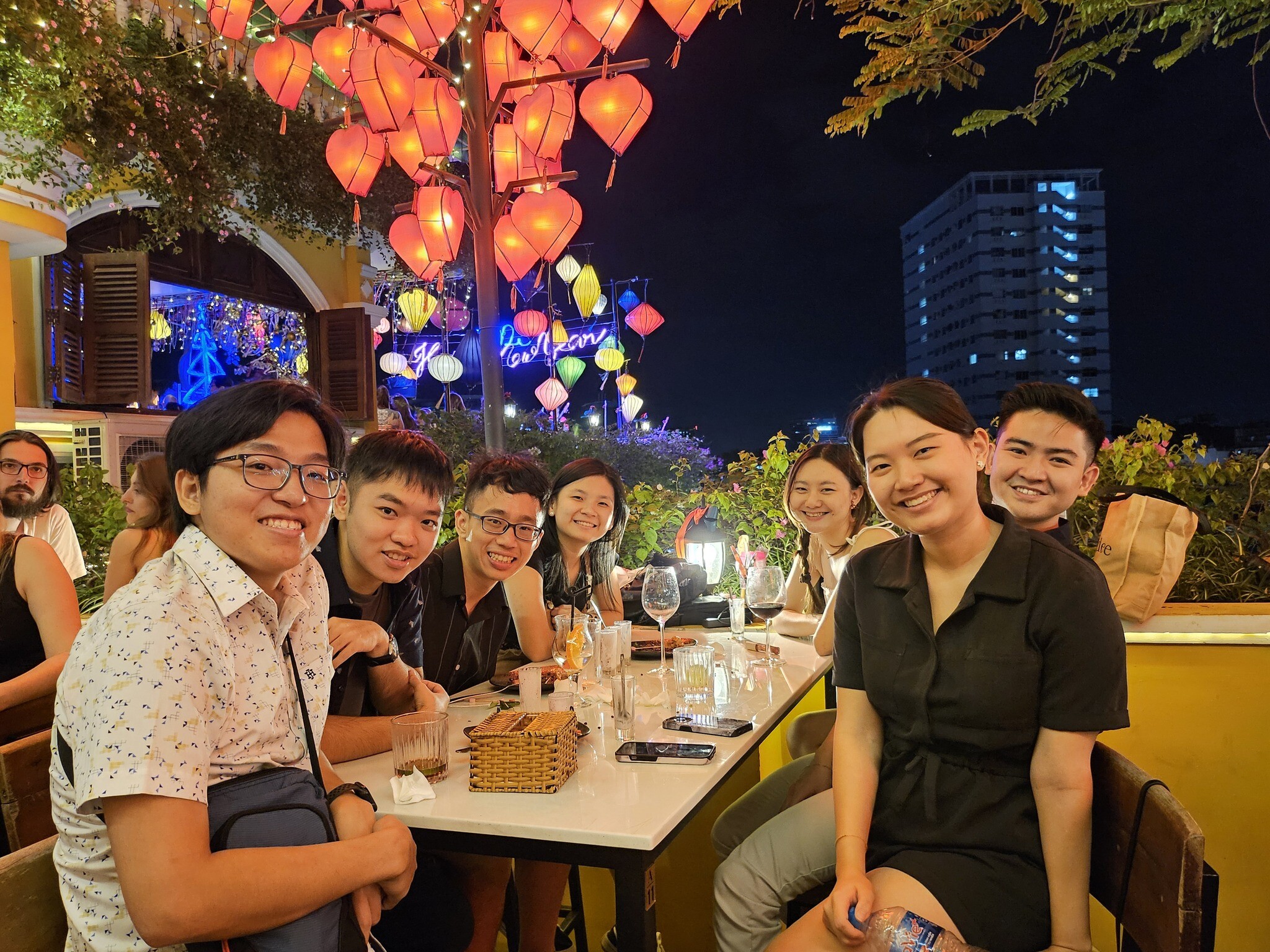 KHÁCH SẠN ĐỨC VƯỢNG 12