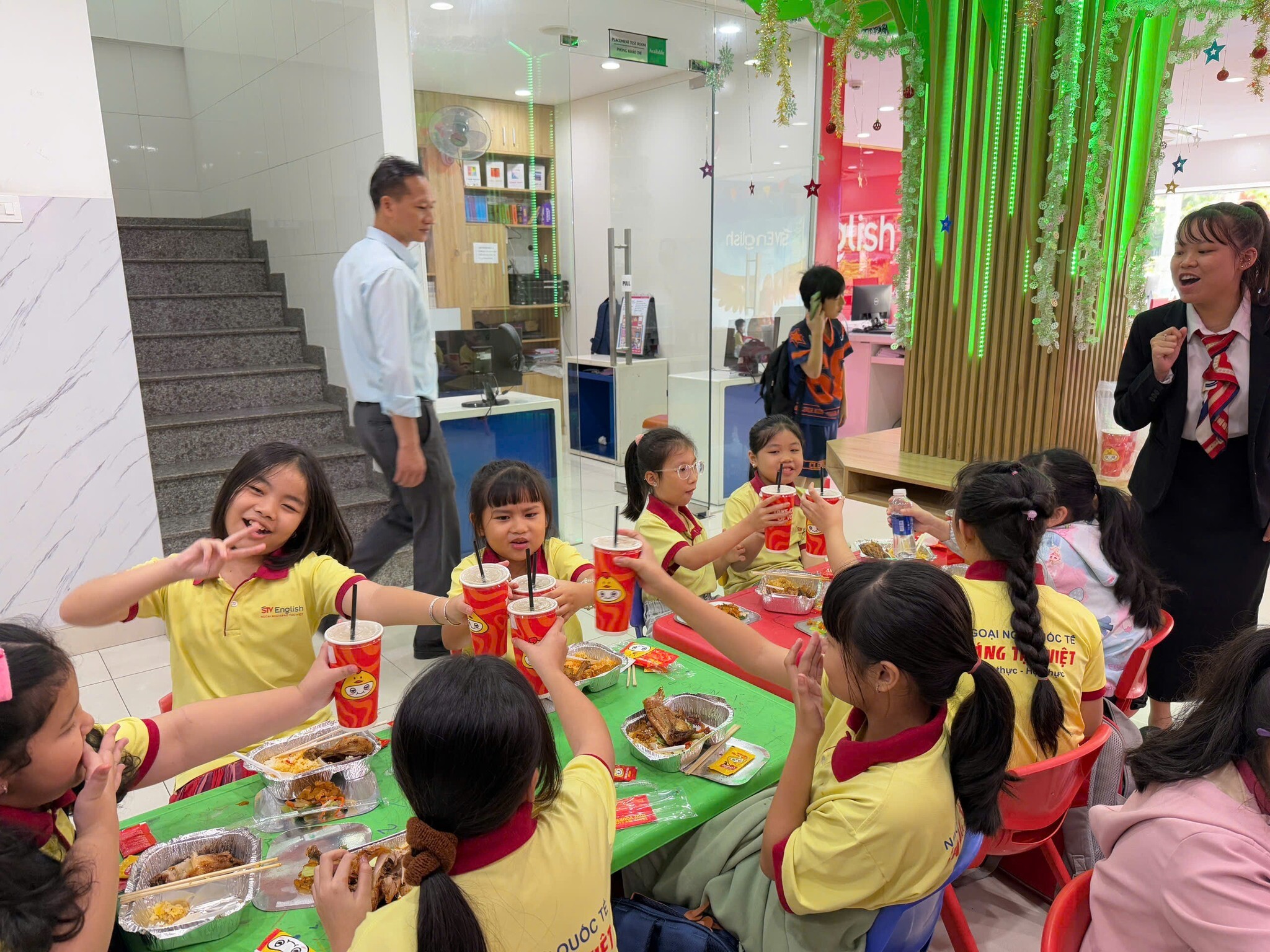 Đào Tạo Ngoại Ngữ Sáng Tạo Việt - STVEnglish 11