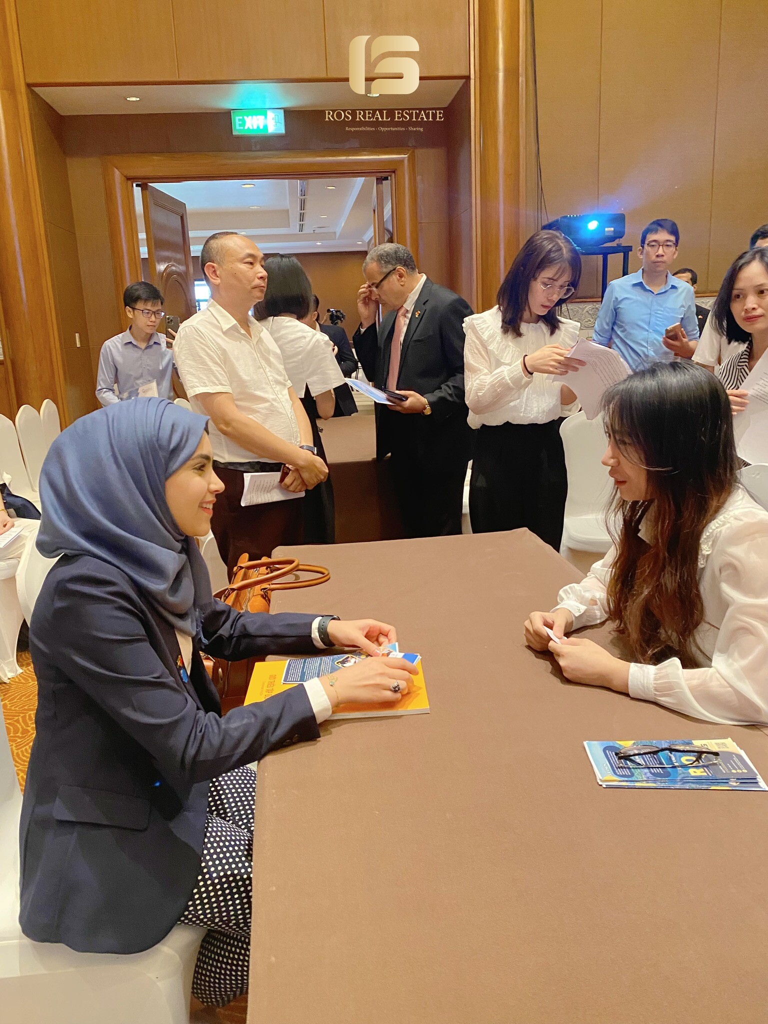 THƯƠNG MẠI VÀ ĐẦU TƯ QUỐC TẾ ROS 9