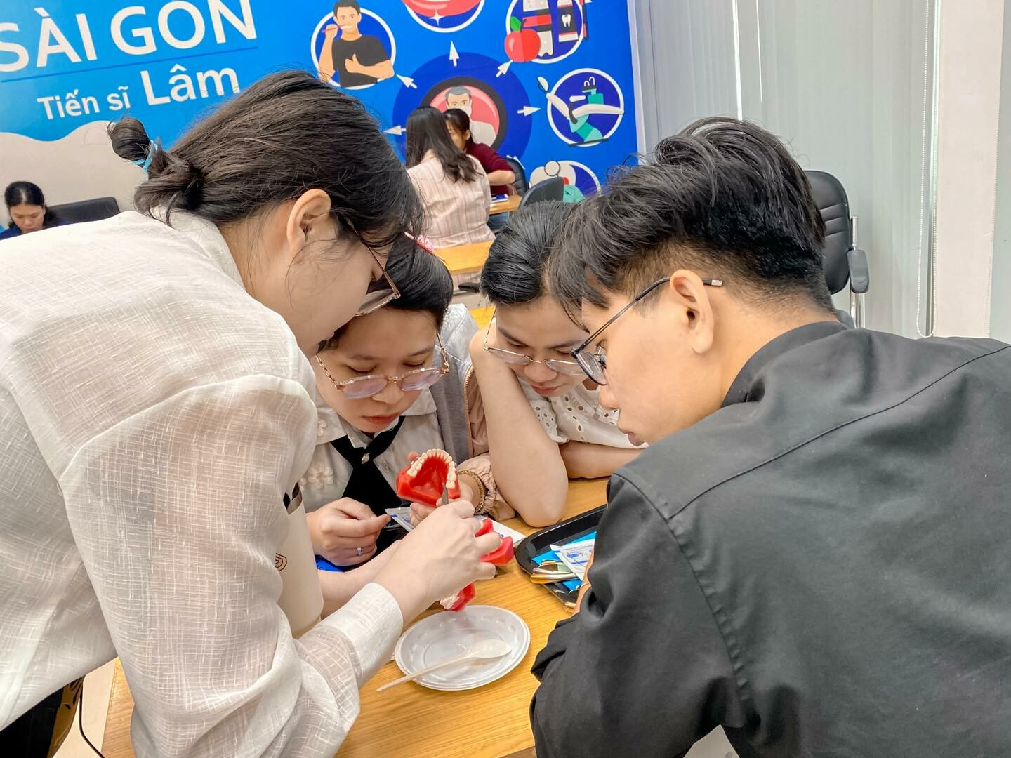 Nha Khoa Sài Gòn – Lê Nguyên Lâm 2