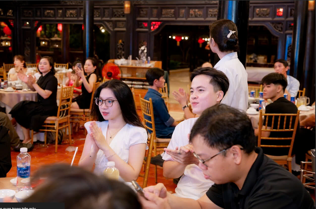 Thuơng Mại Cao Đại Tín 12