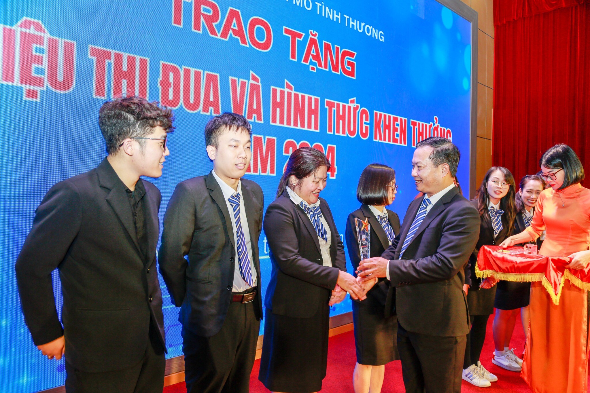 Tổ chức Tài chính vi mô TNHH Một thành viên Tình Thương 6