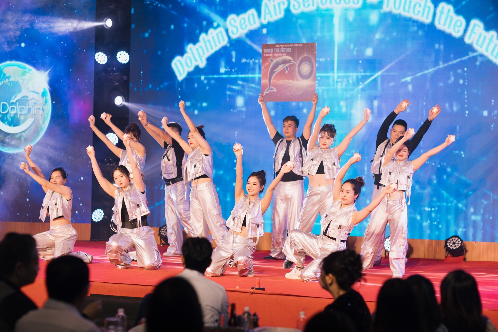 Logistics Dolphin 17