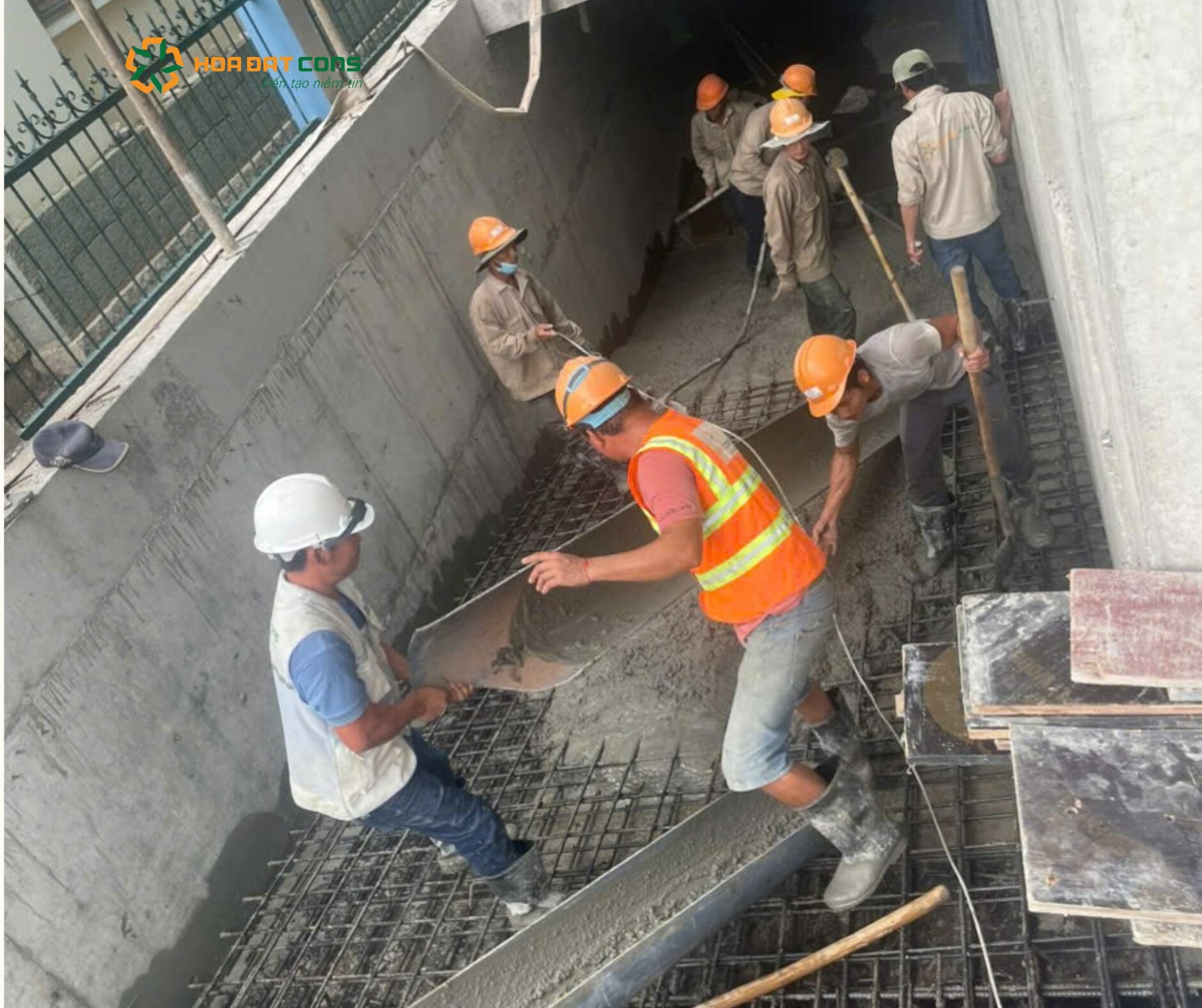 Xây Dựng Và Thương Mại Hoa Đất 1