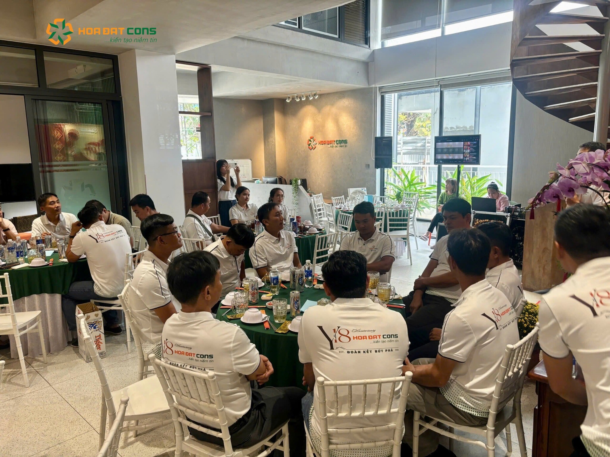 Xây Dựng Và Thương Mại Hoa Đất 12