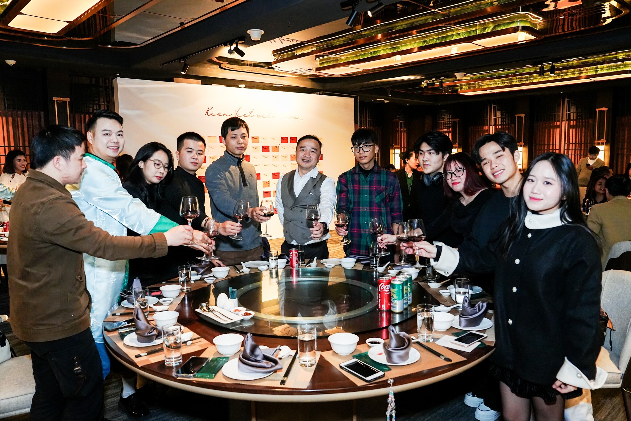 THIẾT KẾ & TRUYỀN THÔNG KIẾN VIỆT 10