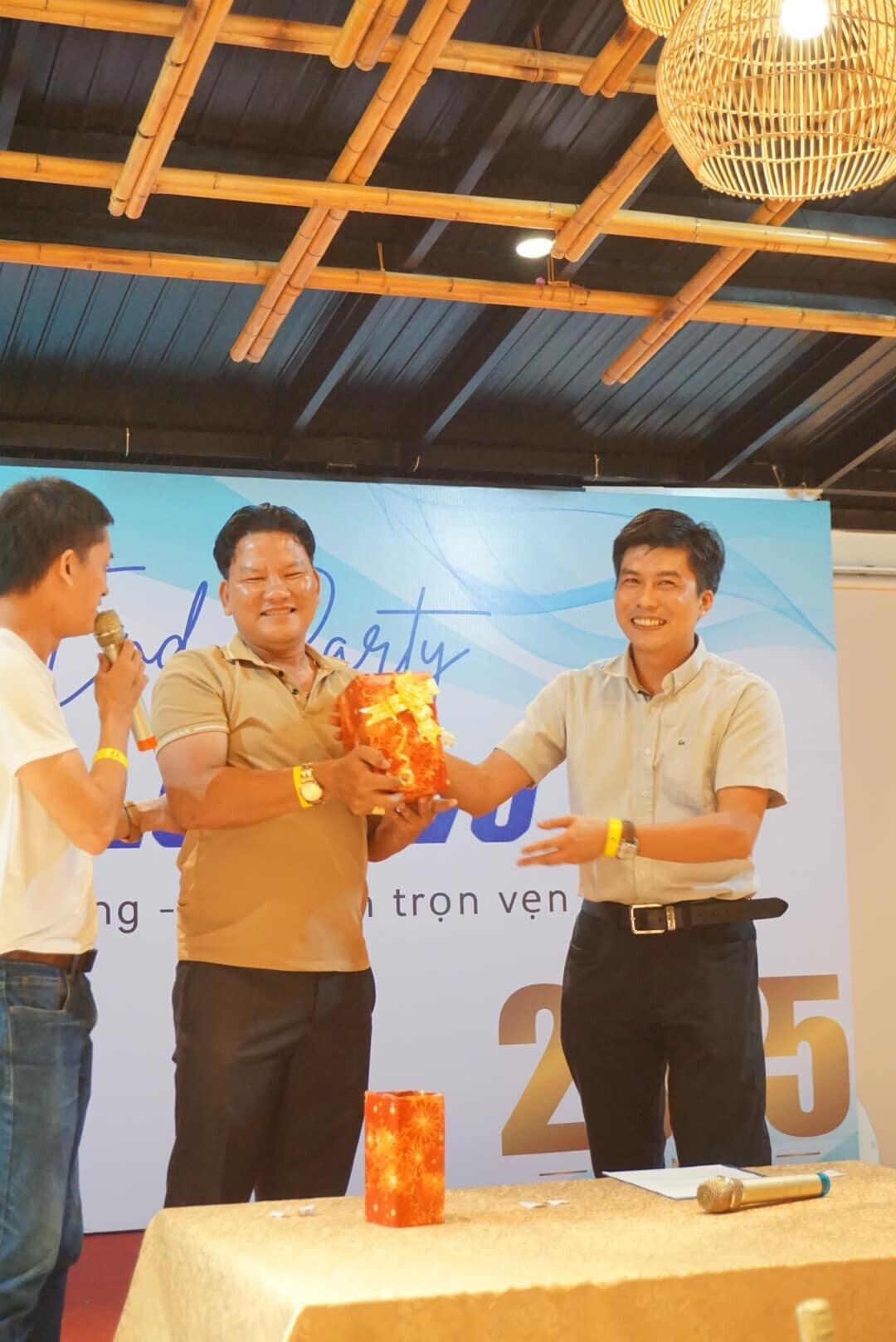 VI NA HOÀNG LONG VŨ 8