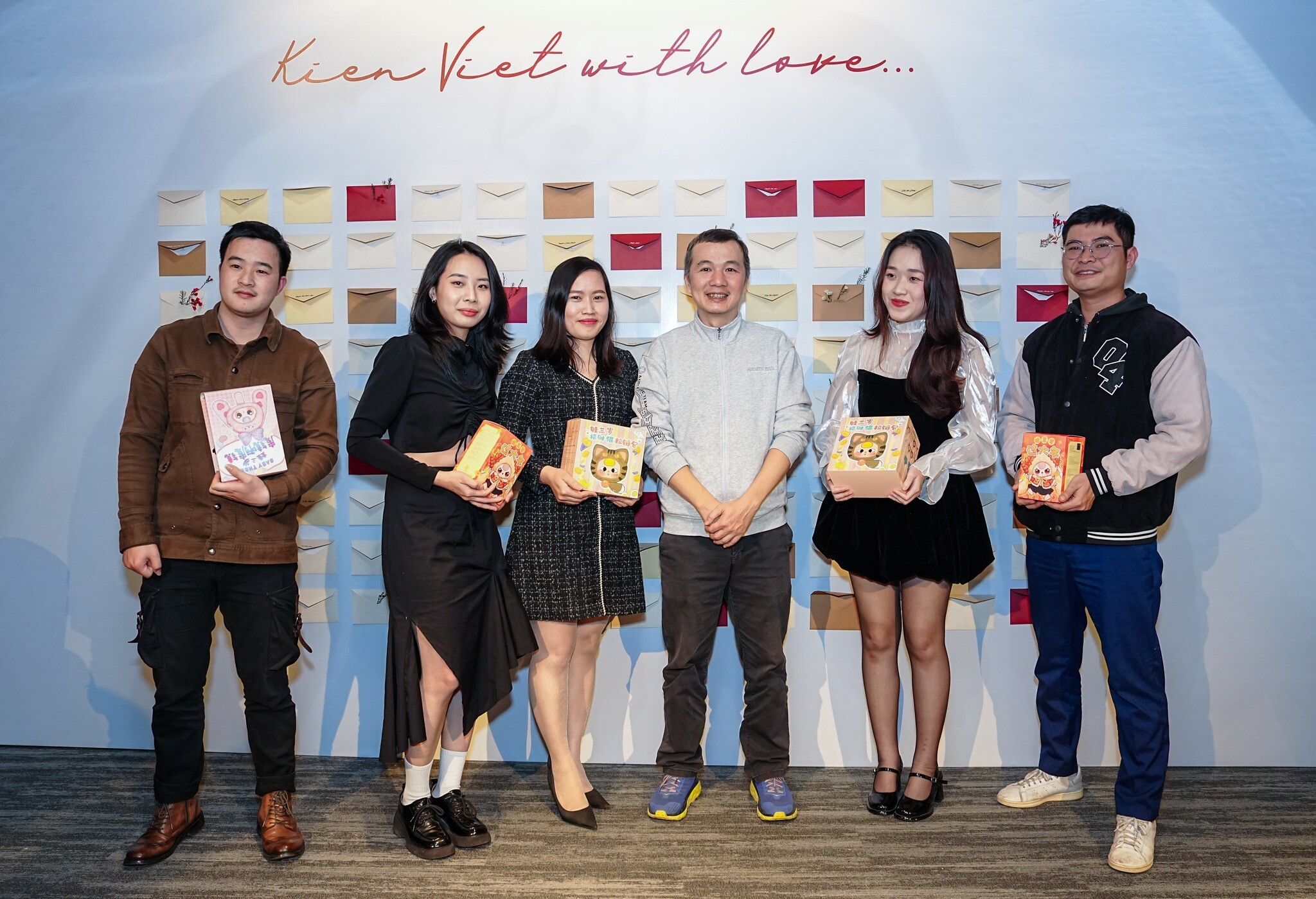 THIẾT KẾ & TRUYỀN THÔNG KIẾN VIỆT 3