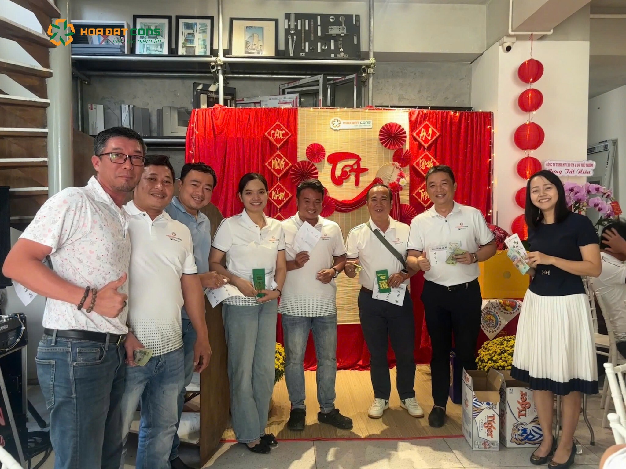 Xây Dựng Và Thương Mại Hoa Đất 10