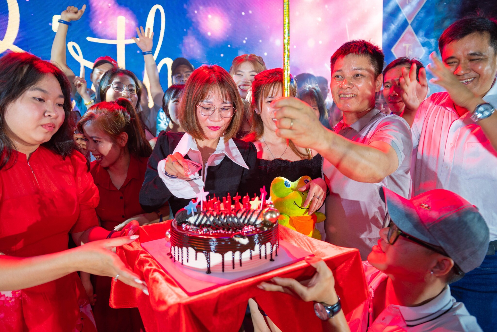 TẬP ĐOÀN QUỐC TẾ Á CHÂU 4