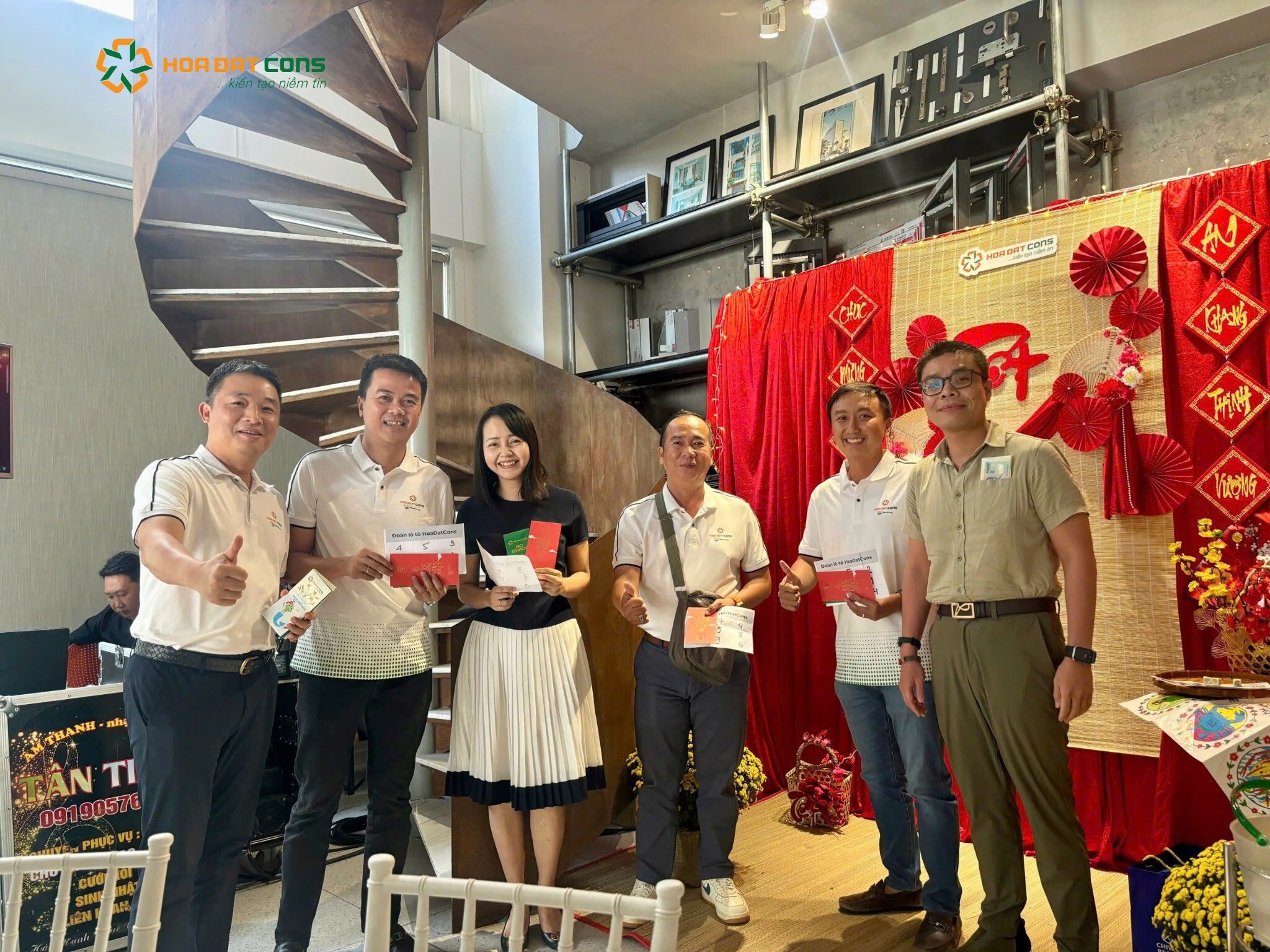 Xây Dựng Và Thương Mại Hoa Đất 8