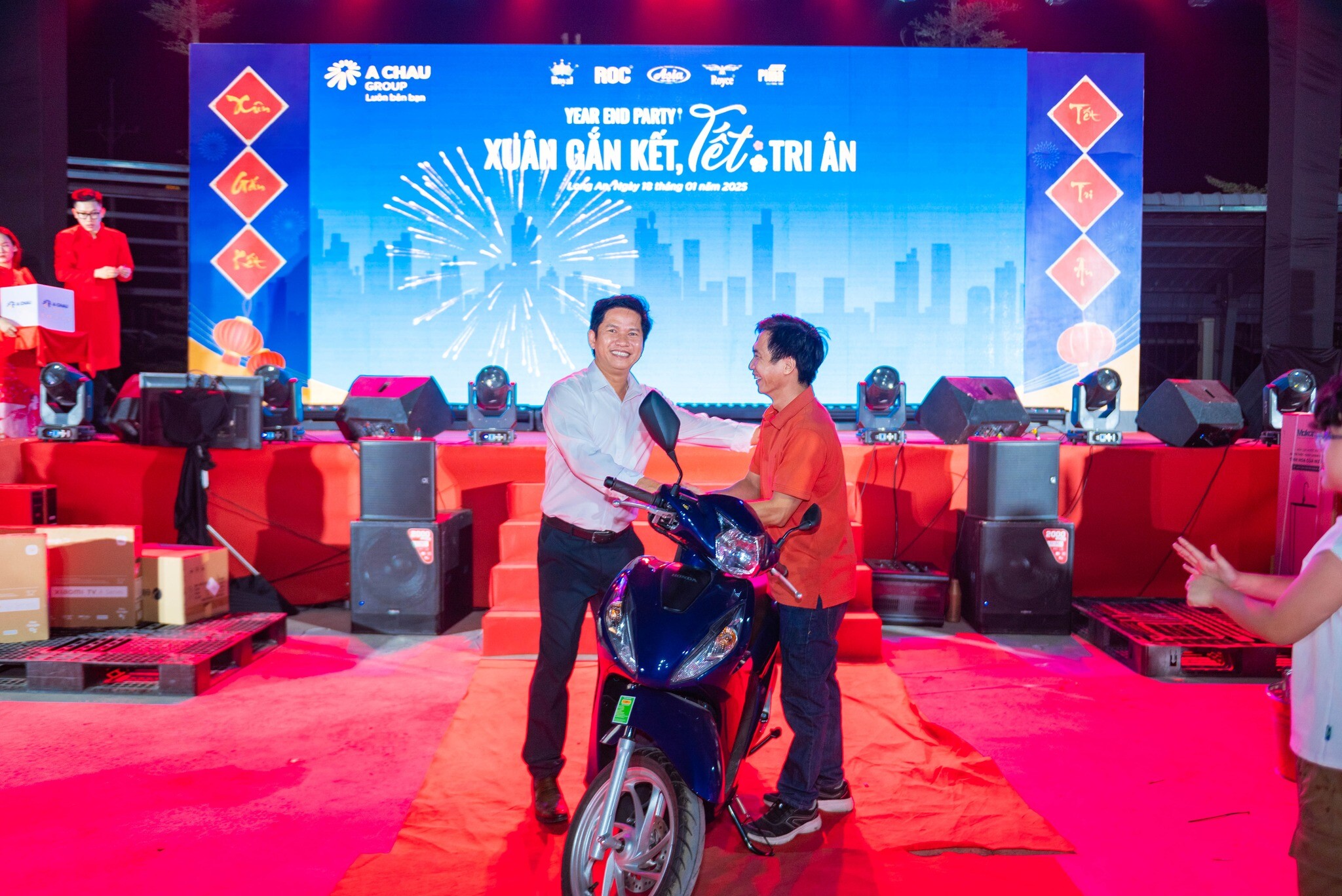 TẬP ĐOÀN QUỐC TẾ Á CHÂU 11