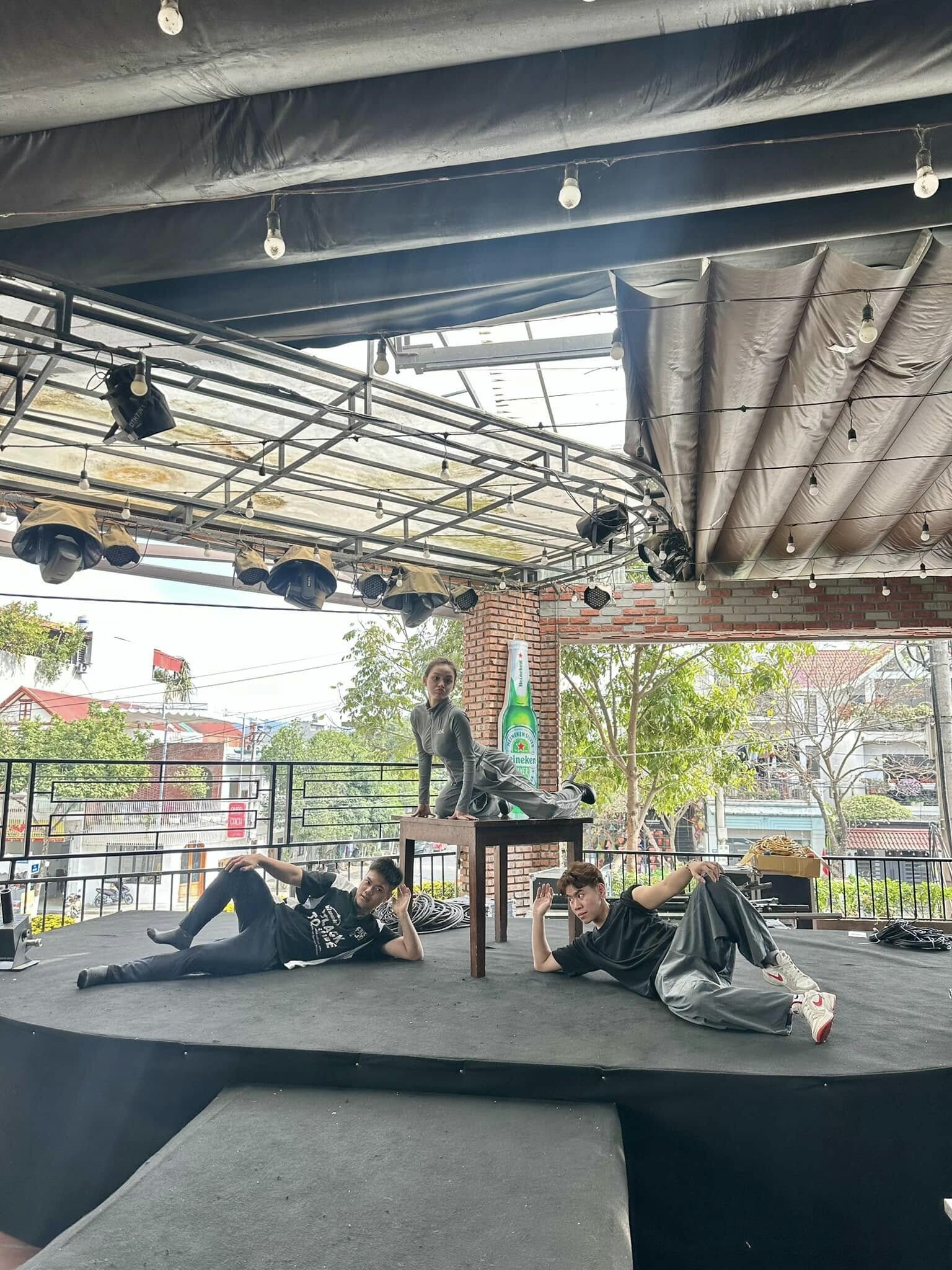 Tự Do Restaurant & Beer 12